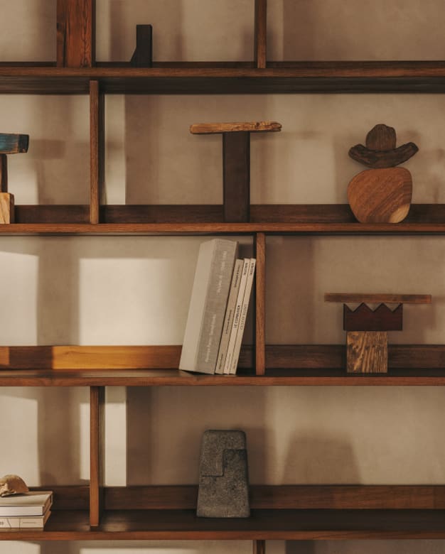 Sashi bookcase detail
