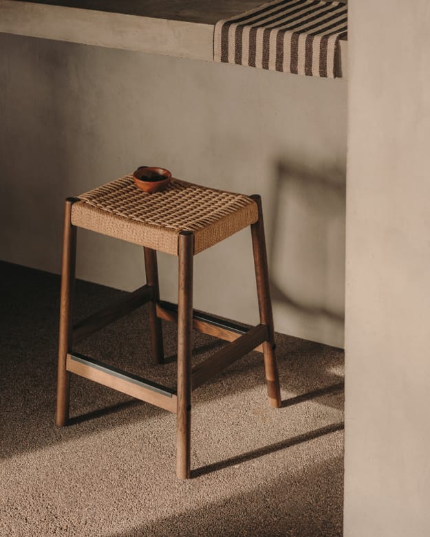 Yalia stool