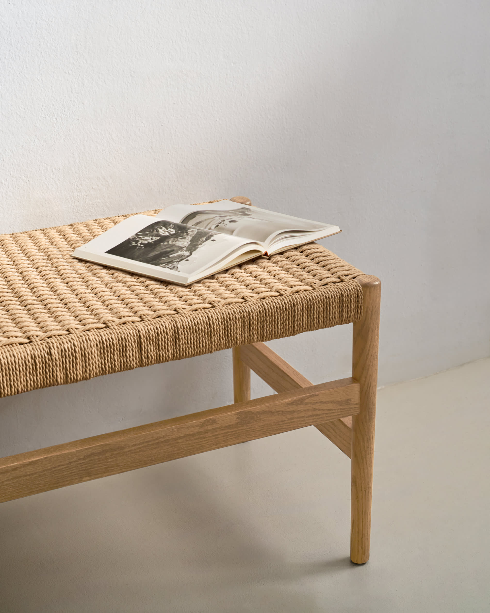 Zaide bench in solid oak wood with natural finish and rope seat, 120 cm, FSC Mix Credit