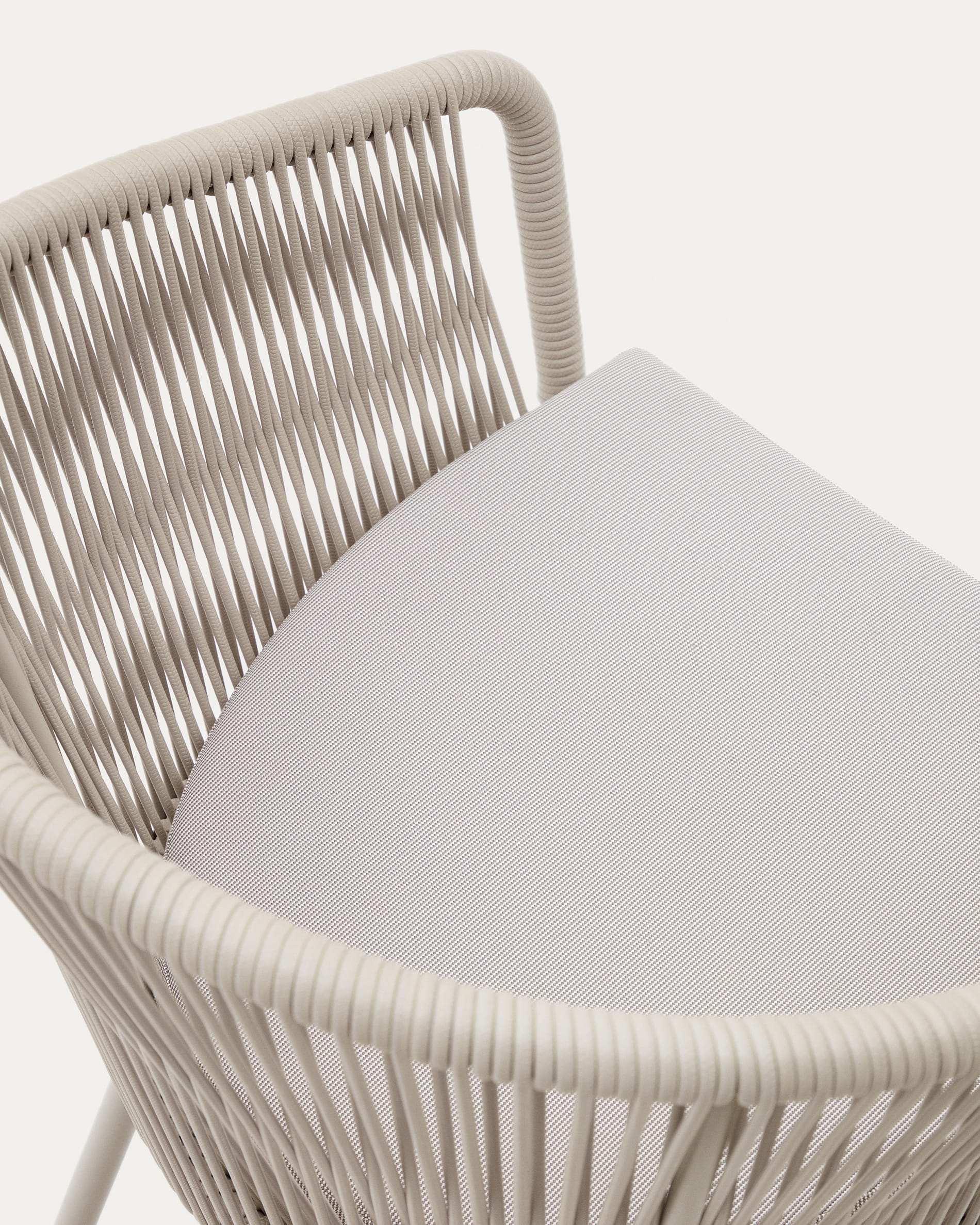 Yanet chair with synthetic rope in ecru and galvanized steel legs