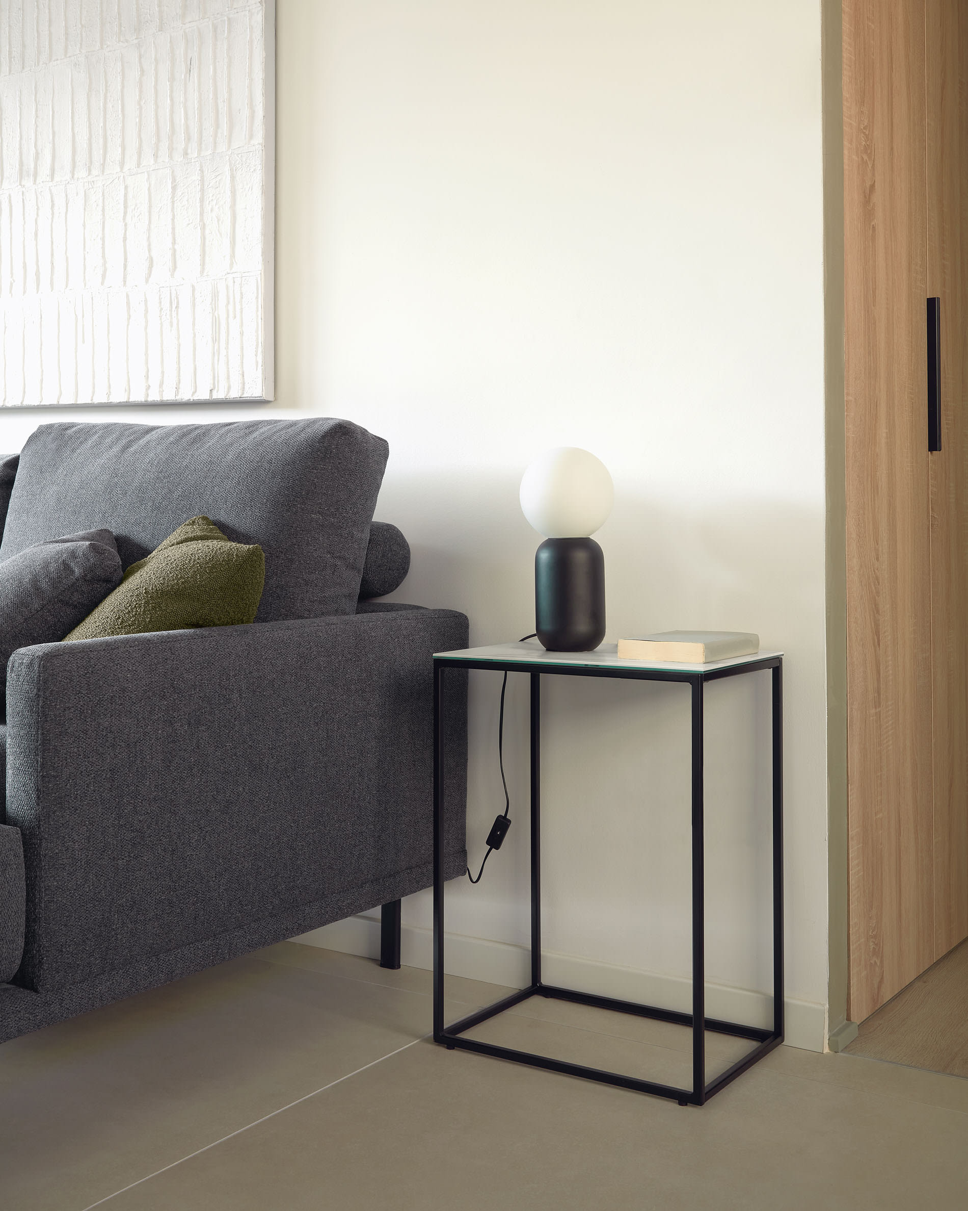 Table d'appoint Rewena avec plateau en grès cérame finition Kalos — Kave Home