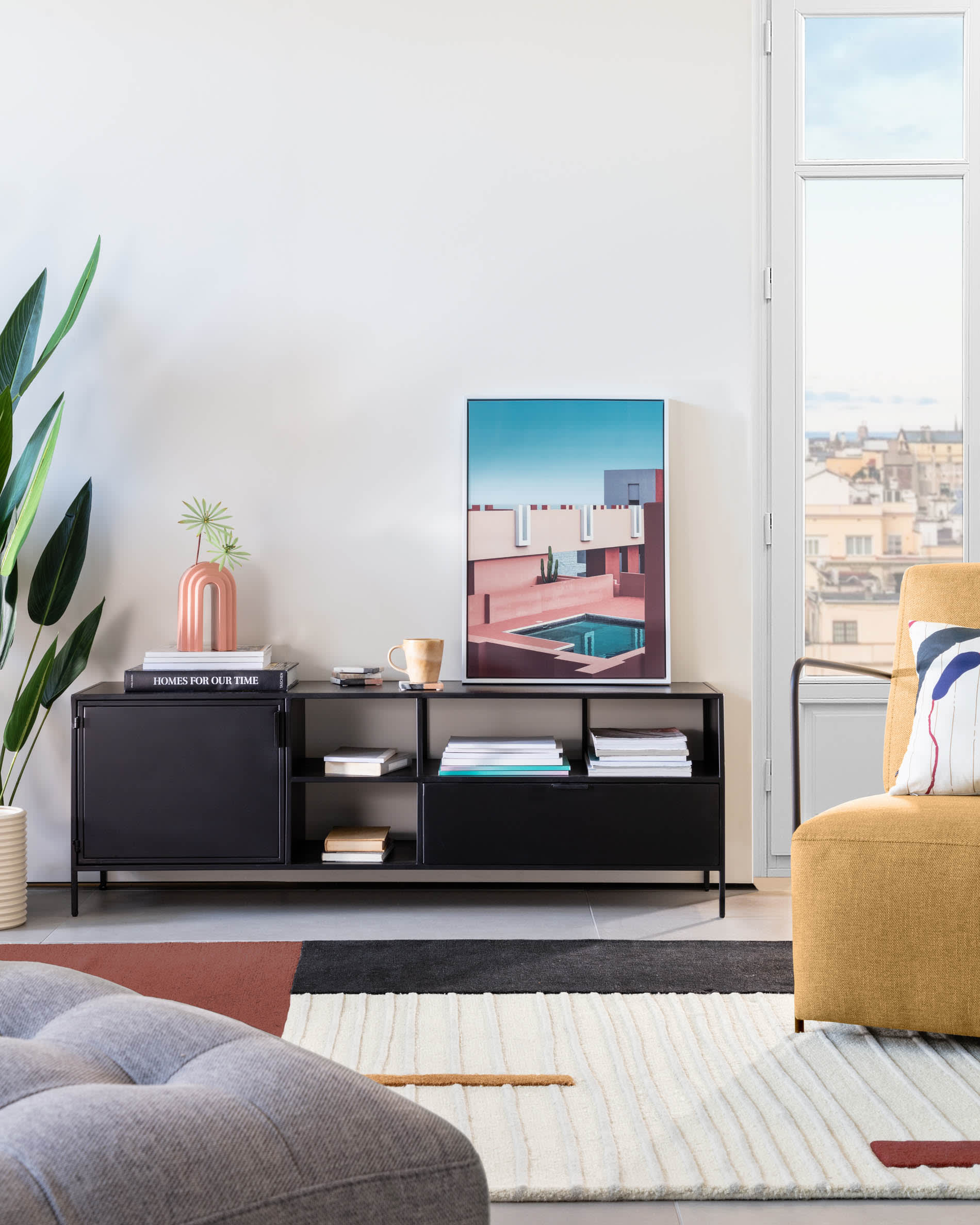 Meuble TV Shantay 1 porte et 1 tiroir en métal avec finition noire — Kave Home