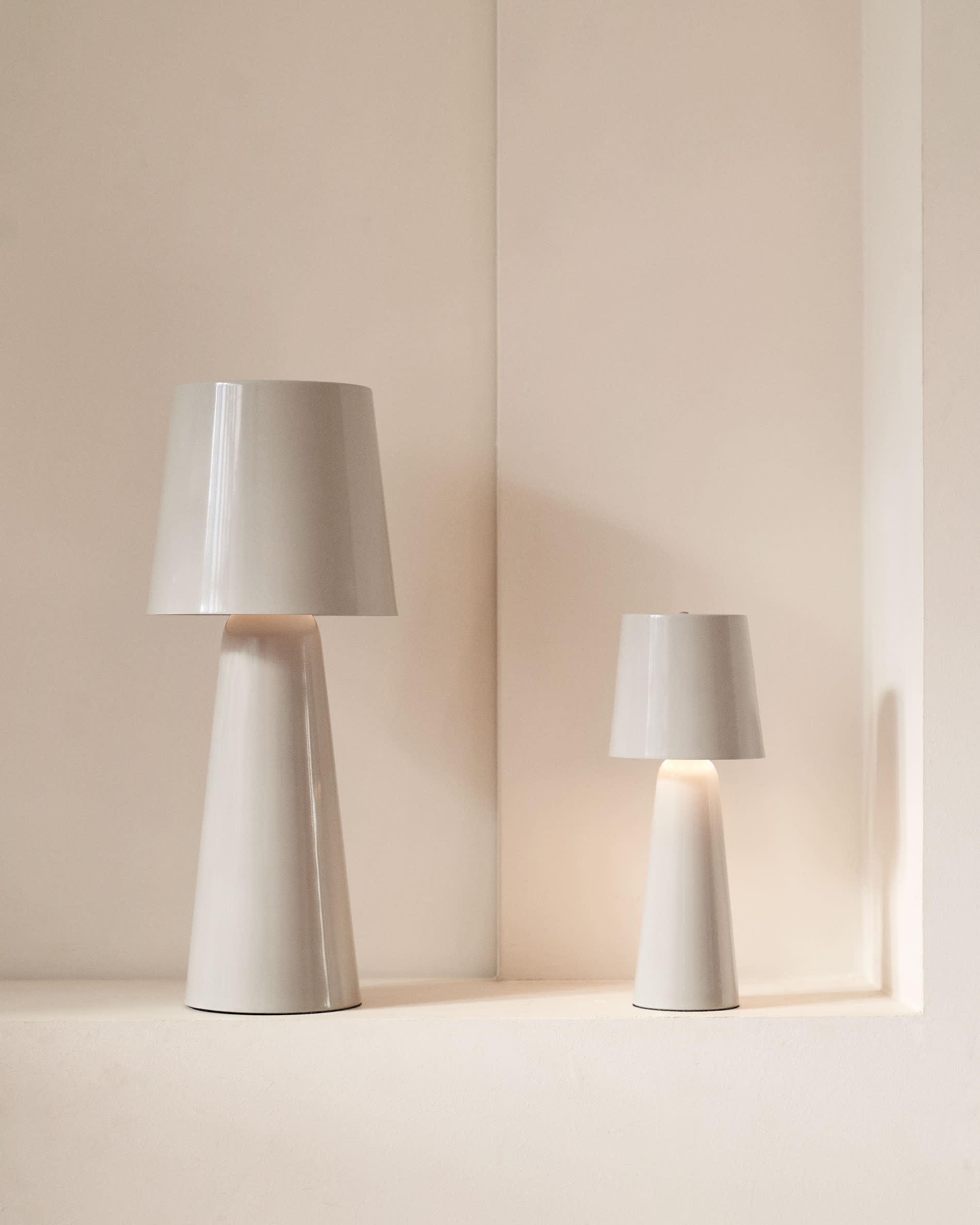 Arenys small table light with a painted grey finish Kave Home