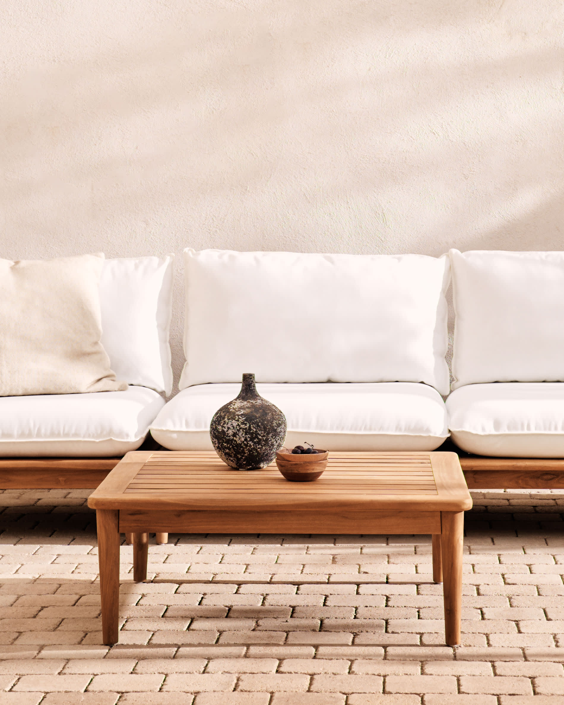 Portitxol solid teak coffee table, 80 x 80 cm