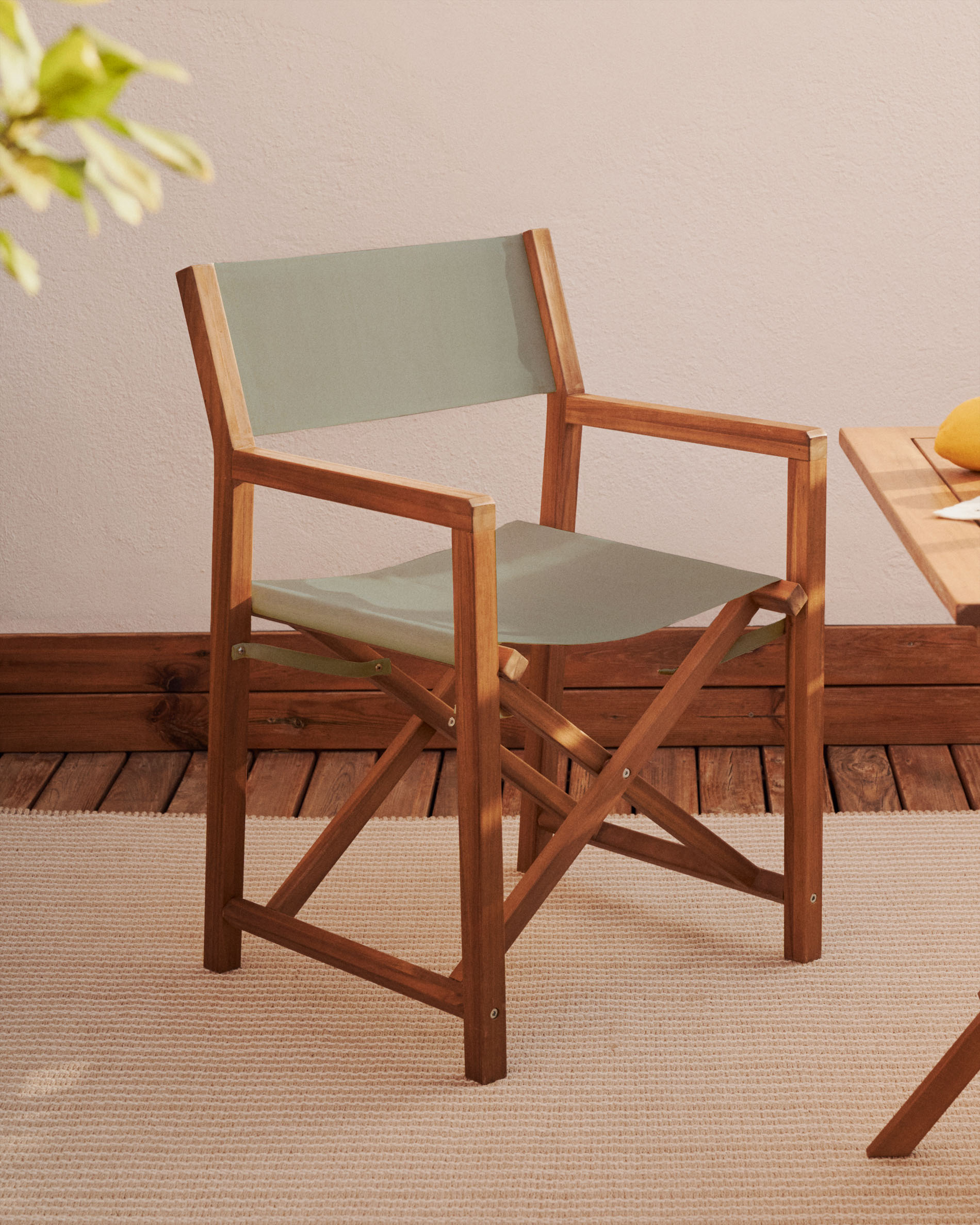 Cadira plegable d'exterior Thianna verda i de fusta massissa d'acàcia FSC 100%