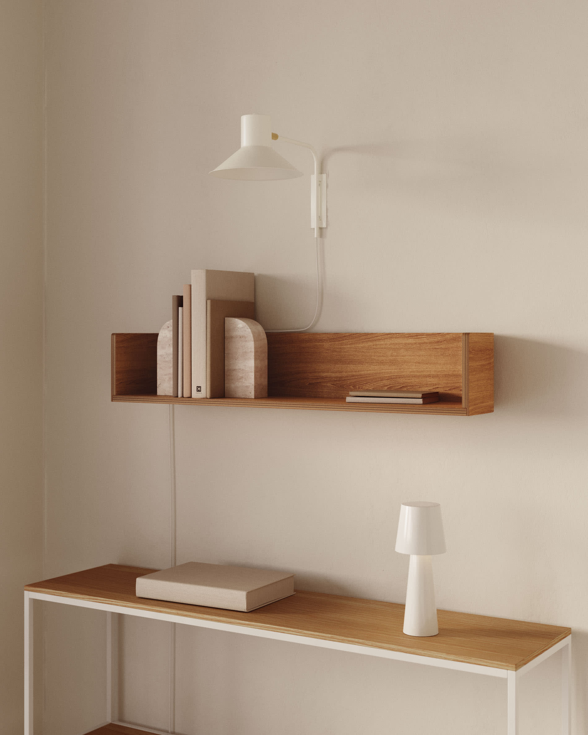 Octavia shelf made of ash plywood FSC Mix Credit 90 x 20 cm