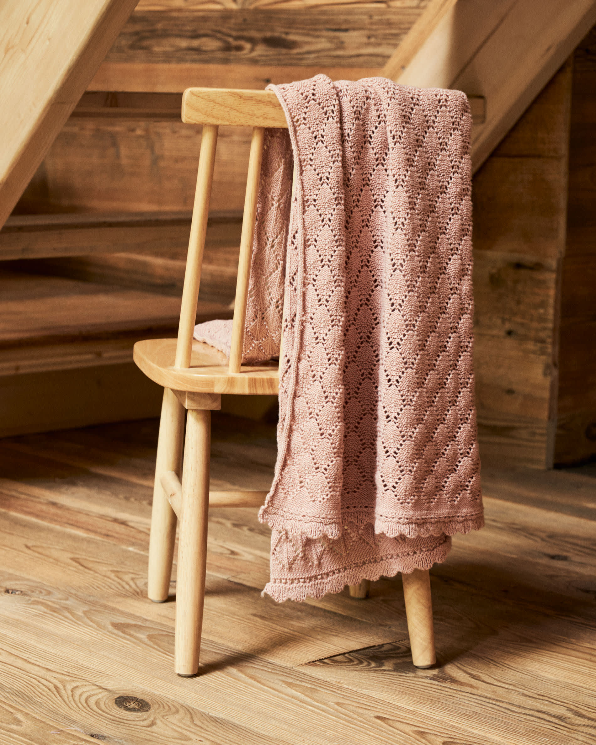 Couverture Ria en tricot rose 70 x 100 cm