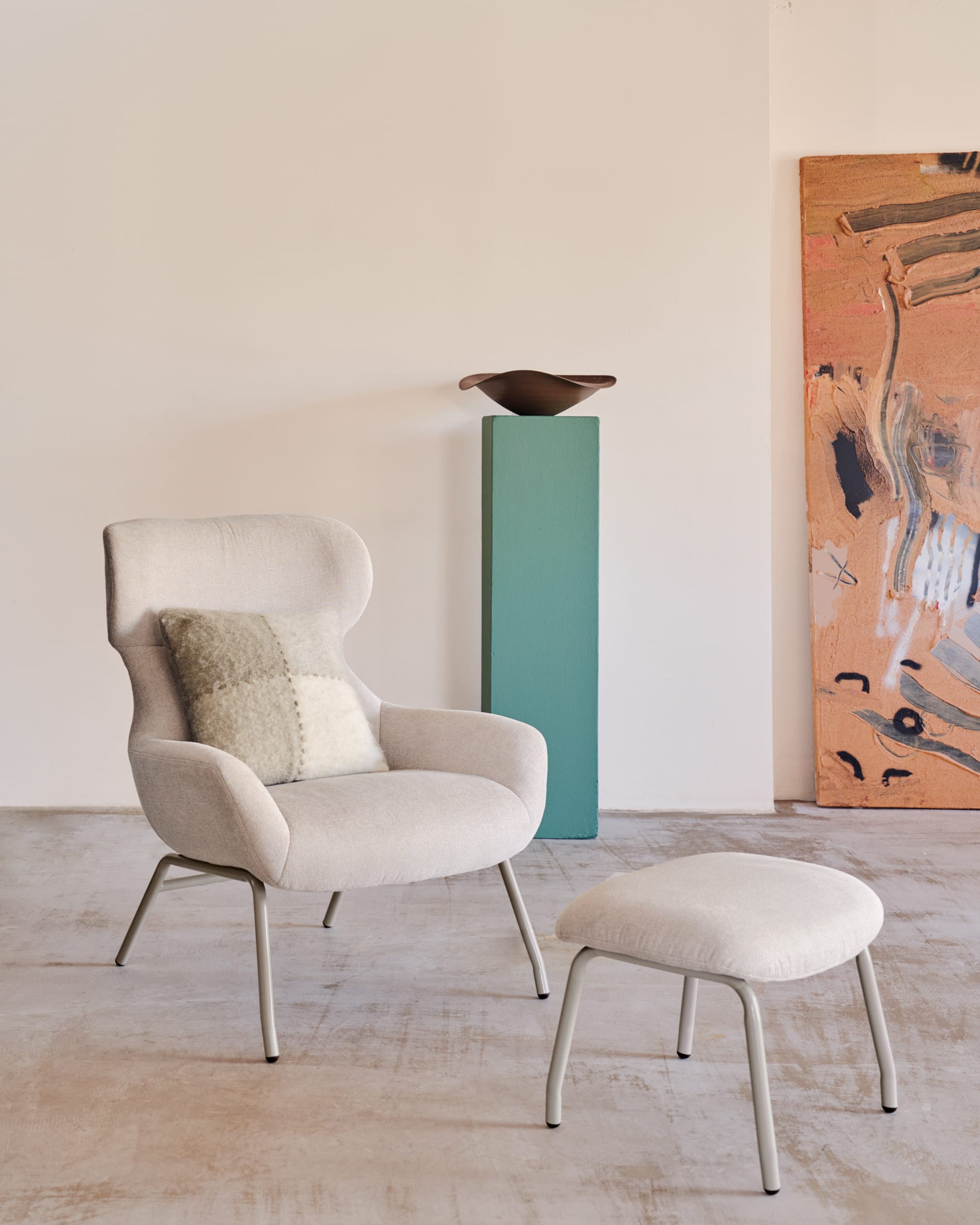 Belina chenille armchair in beige and steel with beige finish FSC 100%