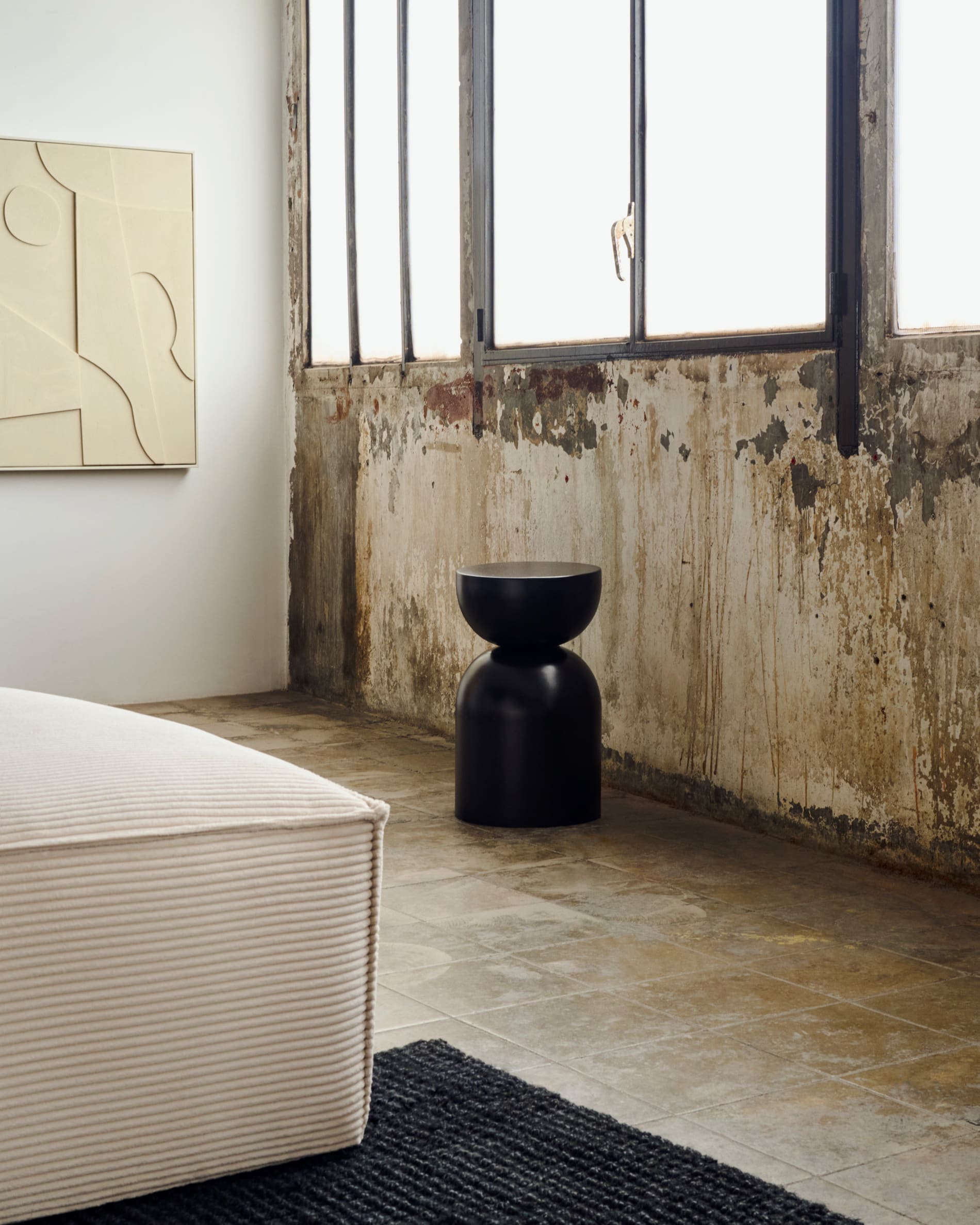 Table d'appoint Rachell en métal avec finition noire brillante Ø — Kave Home