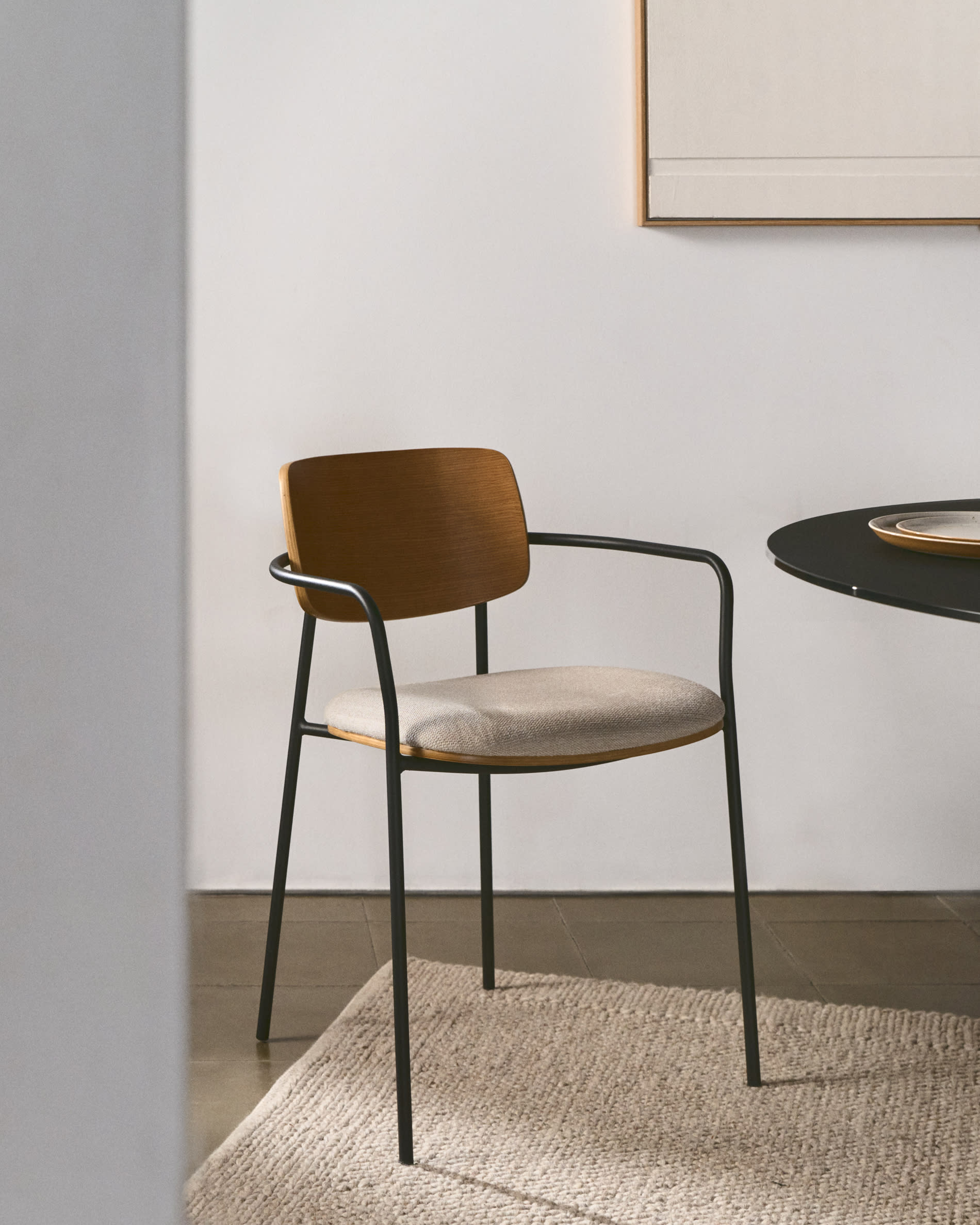Chaise empilable Maureen en contreplaqué de peuplier finition couleur claire et pieds métal — Kave Home