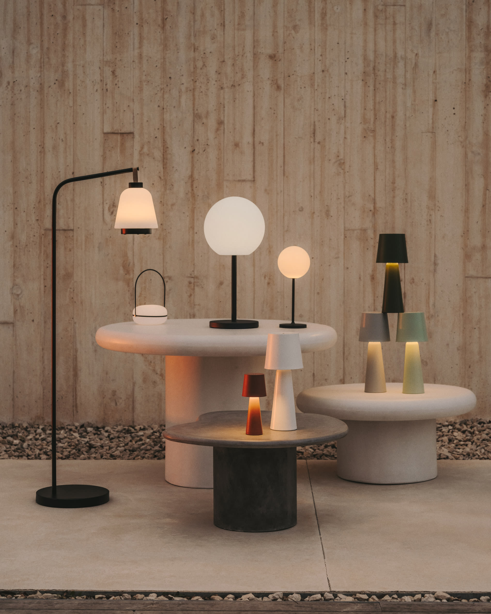 Nali floor stand for portable lamps made of metal with a black painted finish.