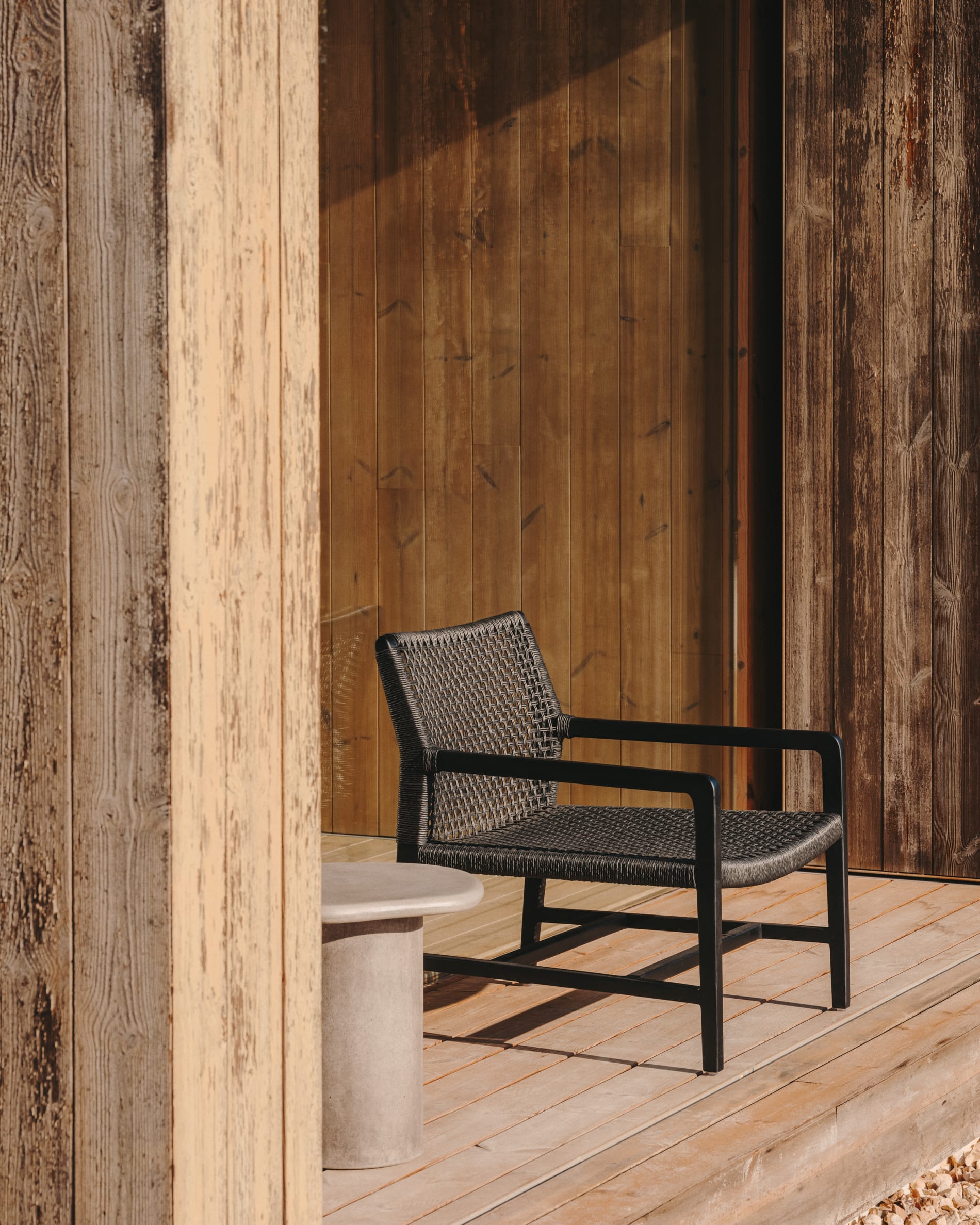 Fauteuil Sabolla en bois de teck finition noire — Kave Home