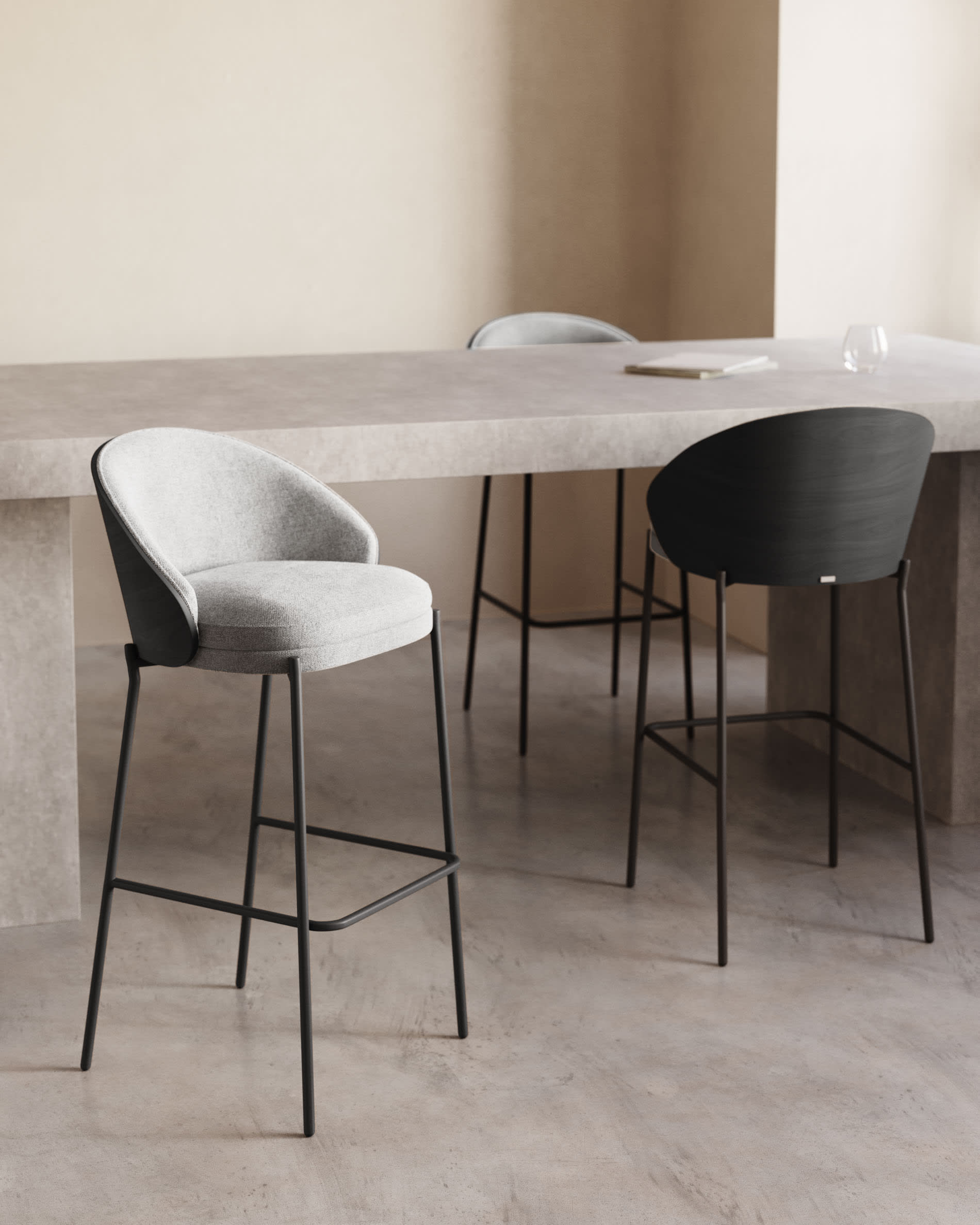 Eamy stool light grey chenille and ash wood veneer with a black finish and black metal, 77 cm
