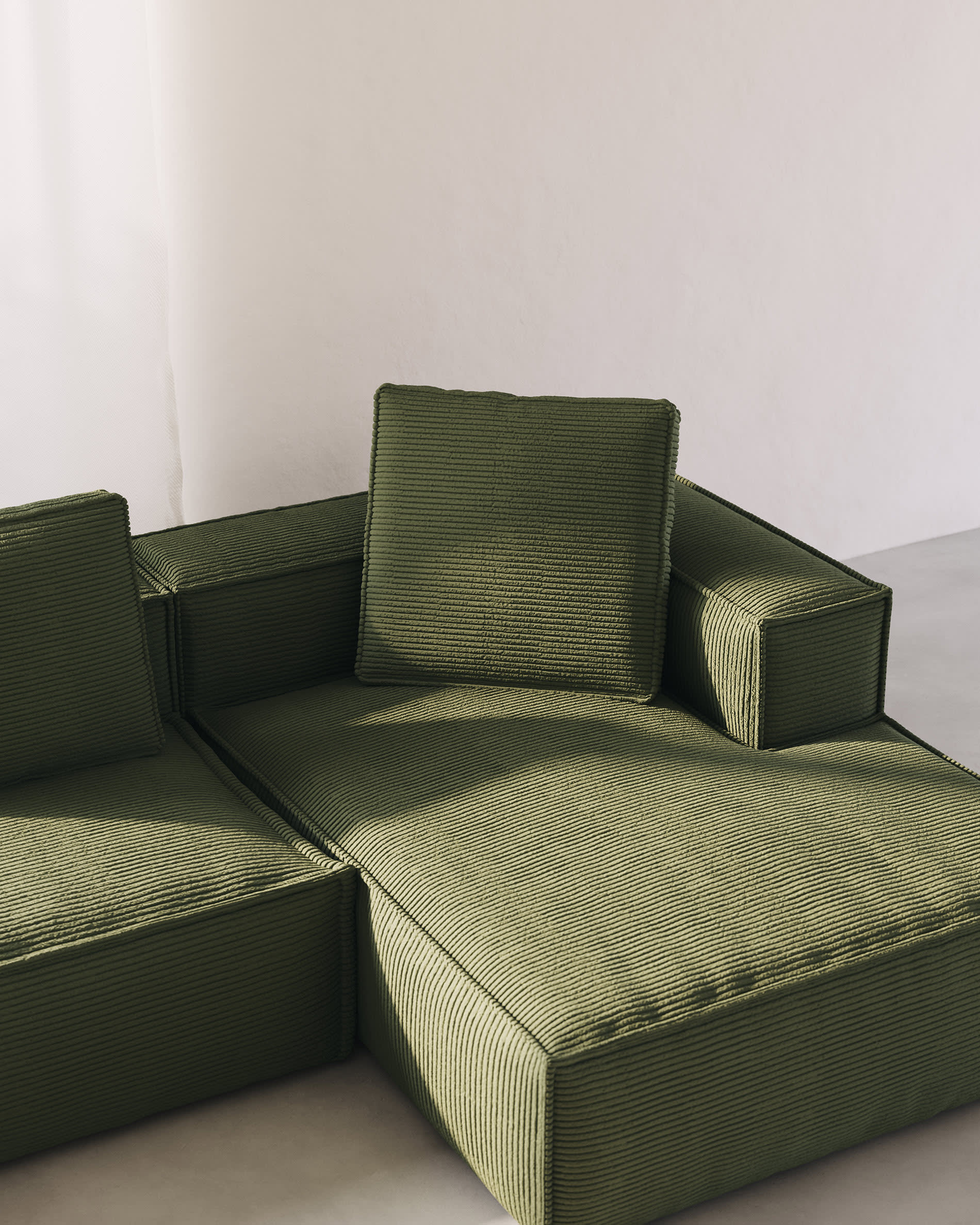 Blok 3-seater right chaise longue sofa in green thick corduroy 300cm FSC Mix Credit