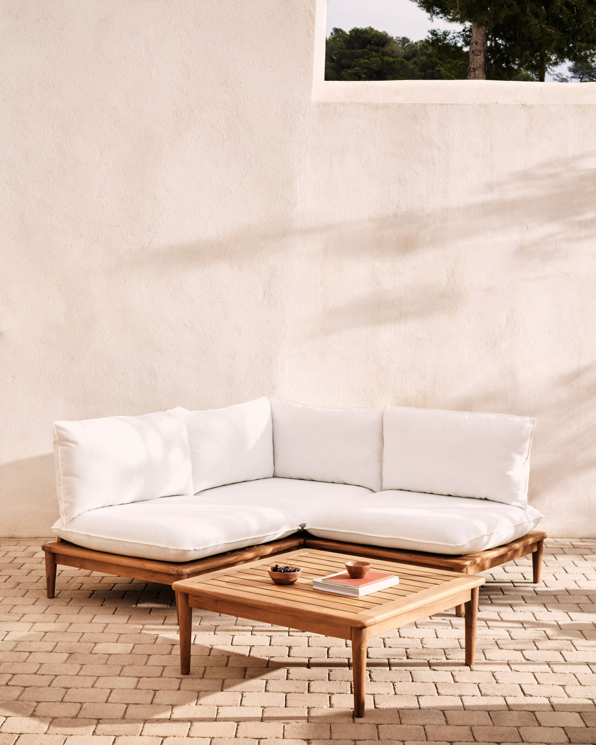 Portitxol solid teak coffee table, 80 x 80 cm