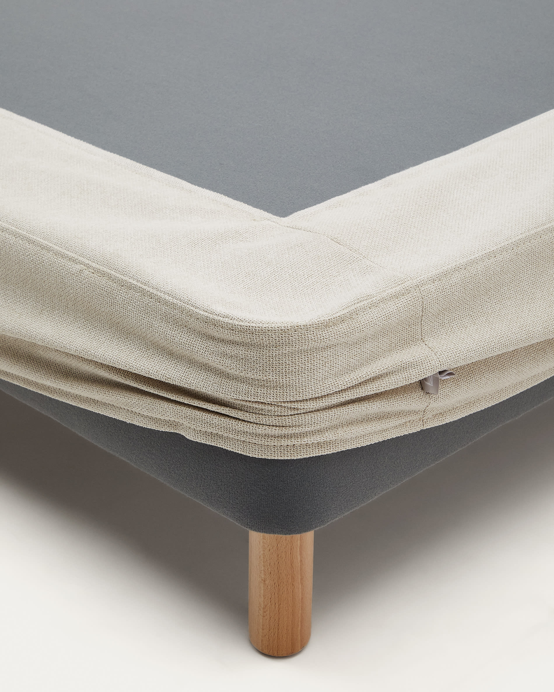 Ofelia base with ecru removable cover and solid beech wooden legs for a 150 x 190 cm mattress FSC Mix Credit