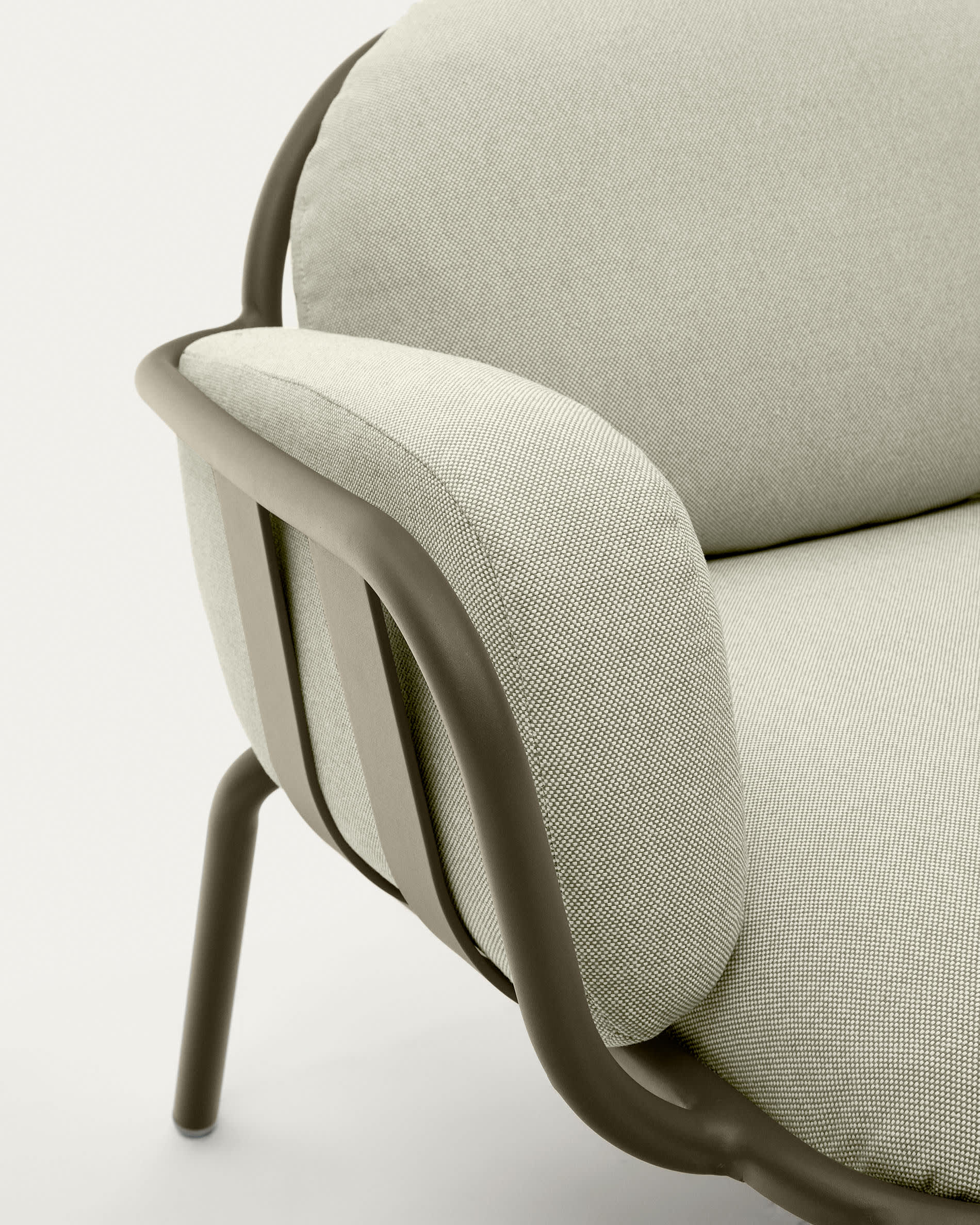 Joncols outdoor armchair in aluminium with green painted finish and beige cushions