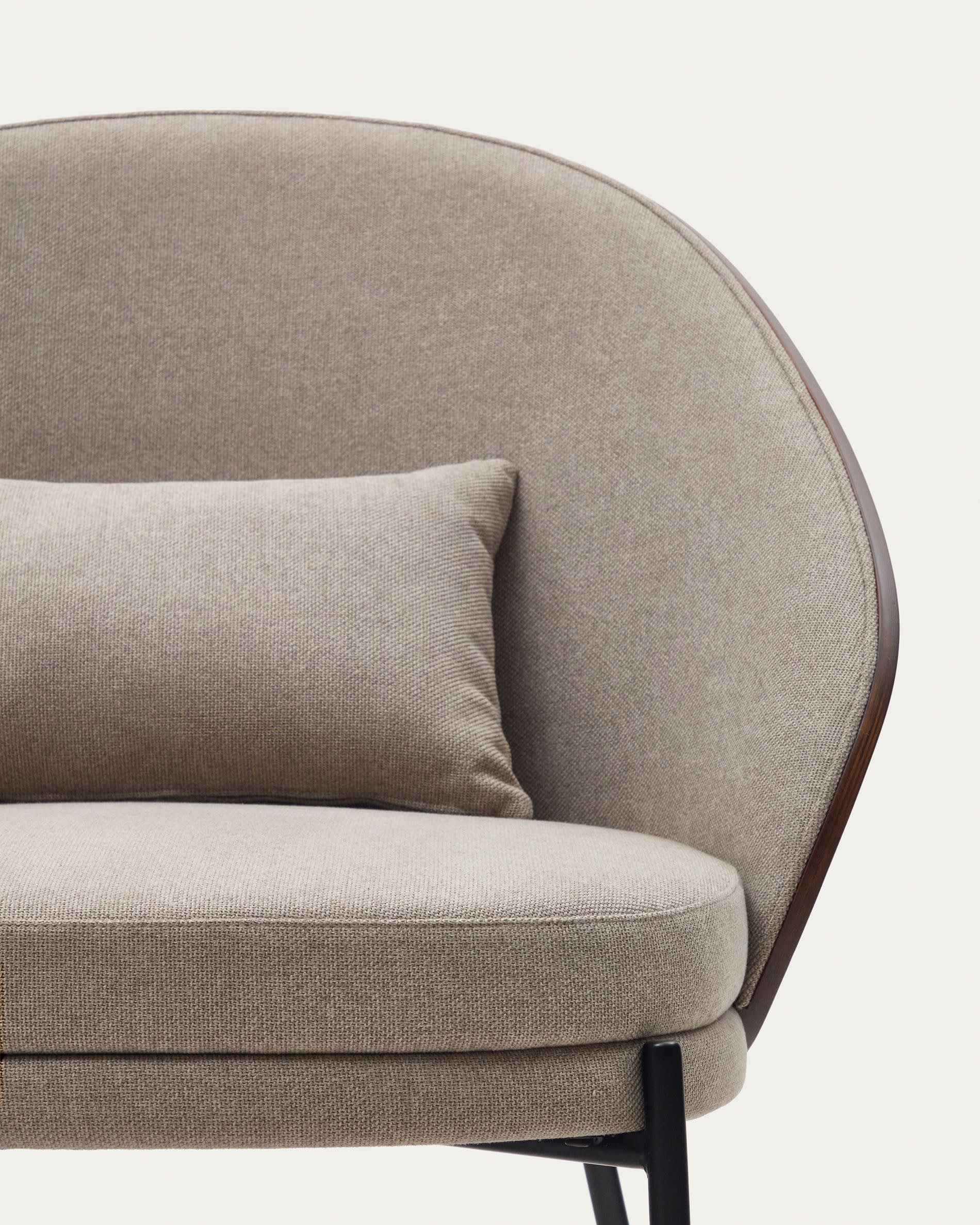 Eamy light brown armchair in an ash wood veneer with a walnut finish and black metal