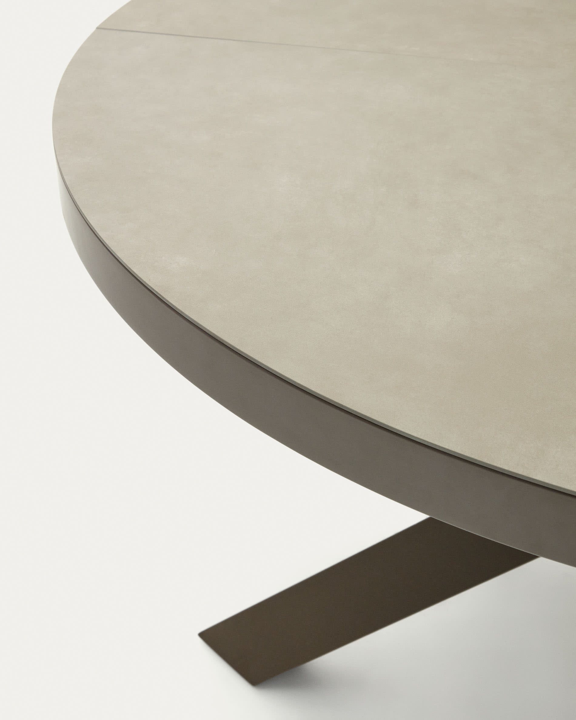 Vashti round extendable table, porcelain and steel legs with a brown finish, Ø 120(160) cm