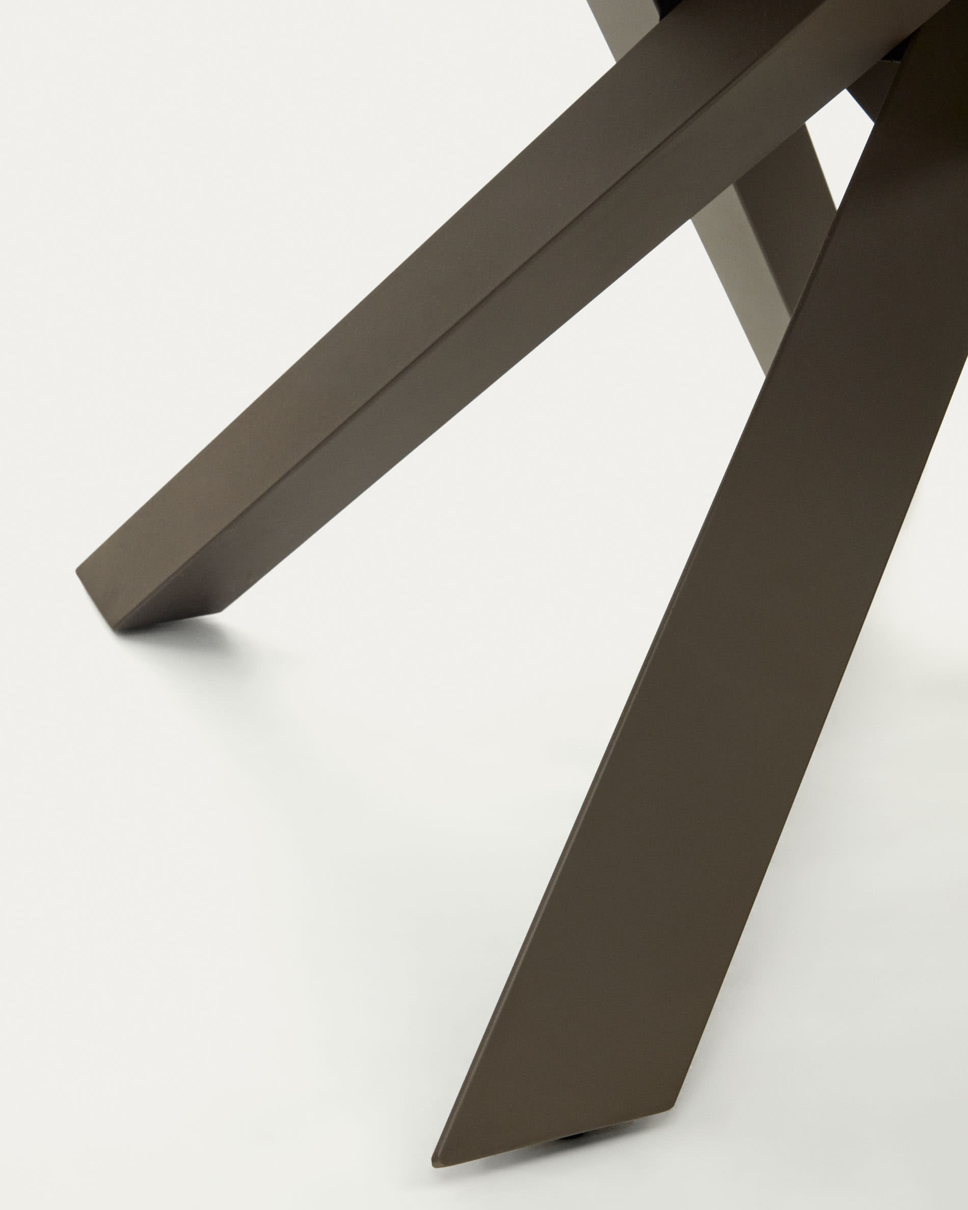 Vashti round extendable table, porcelain and steel legs with a brown finish, Ø 120(160) cm