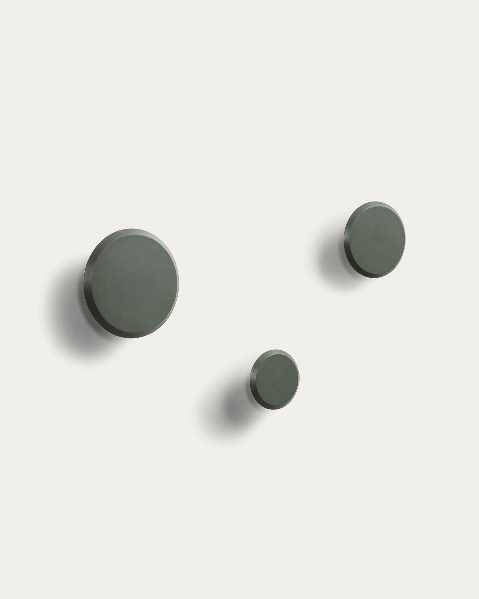 Lot Nadua de 3 patères en bois de hêtre couleur verte