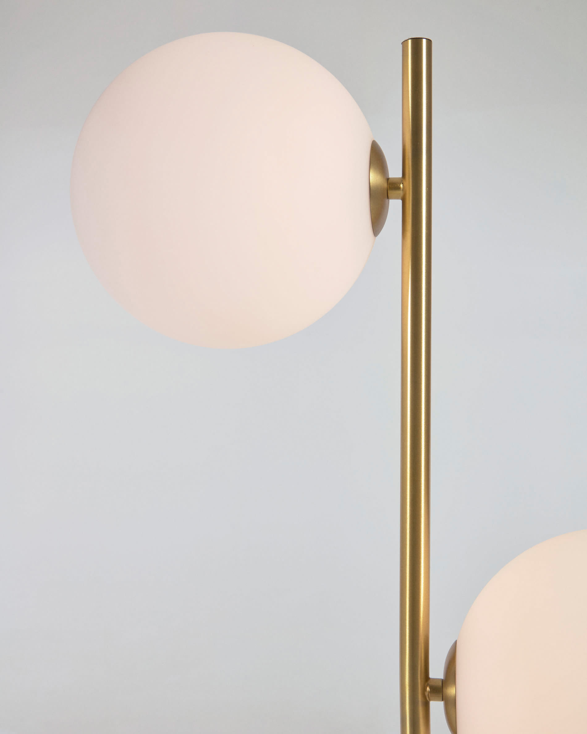 Lonela floor lamp in marble with green finish