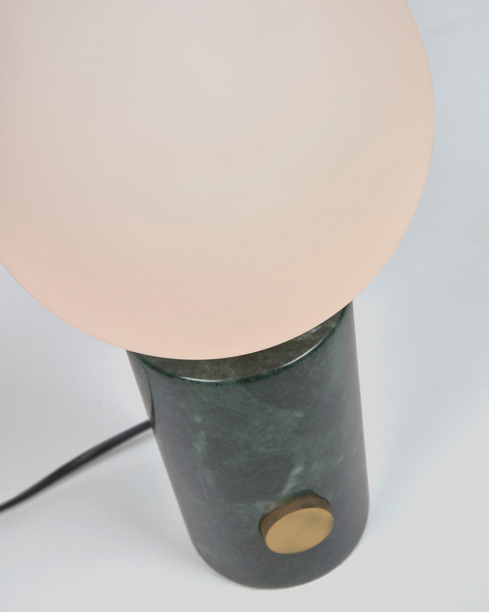 Lonela table lamp in marble with green finish