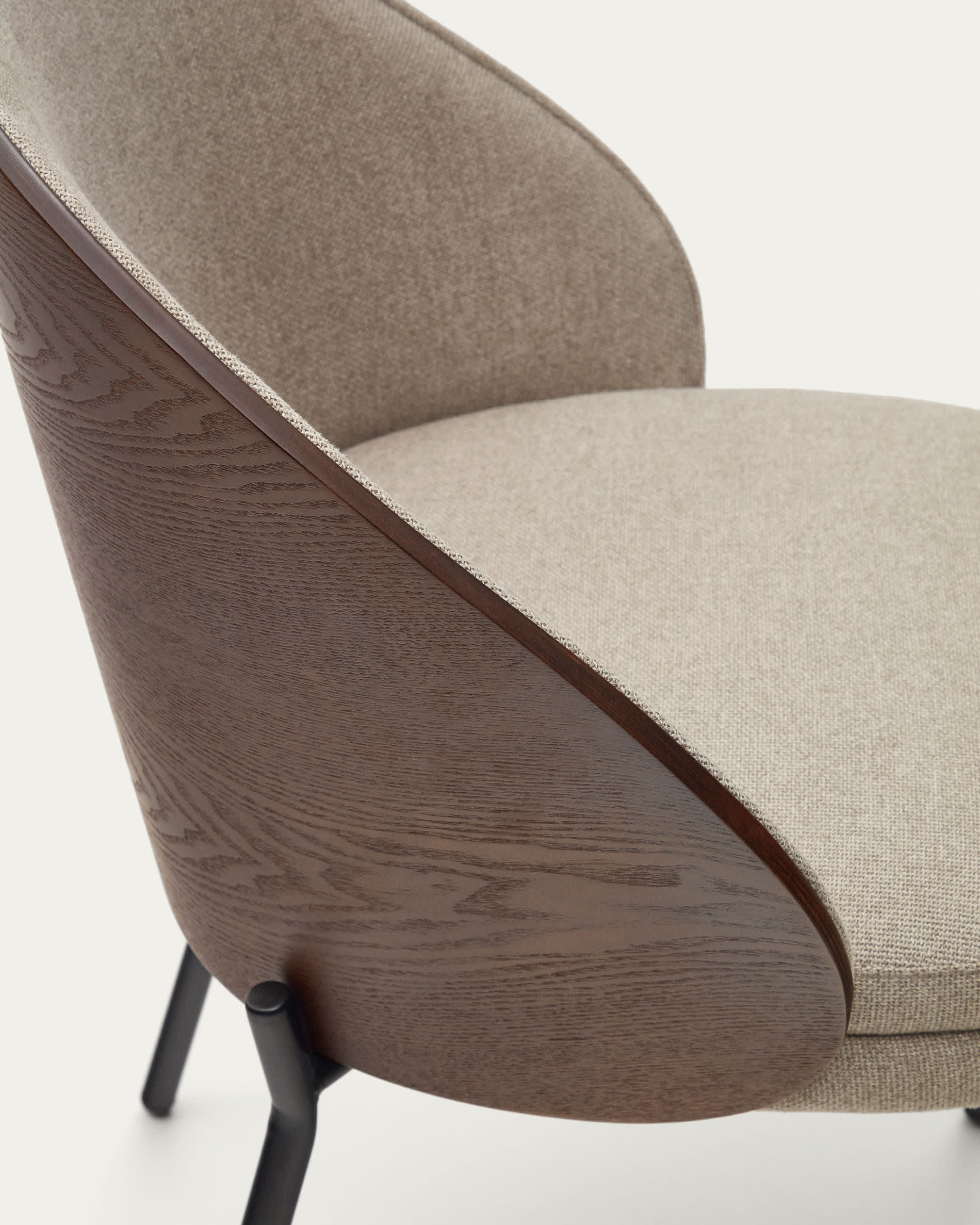 Eamy chair in light brown chenille with ash veneer in walnut finish and black metal
