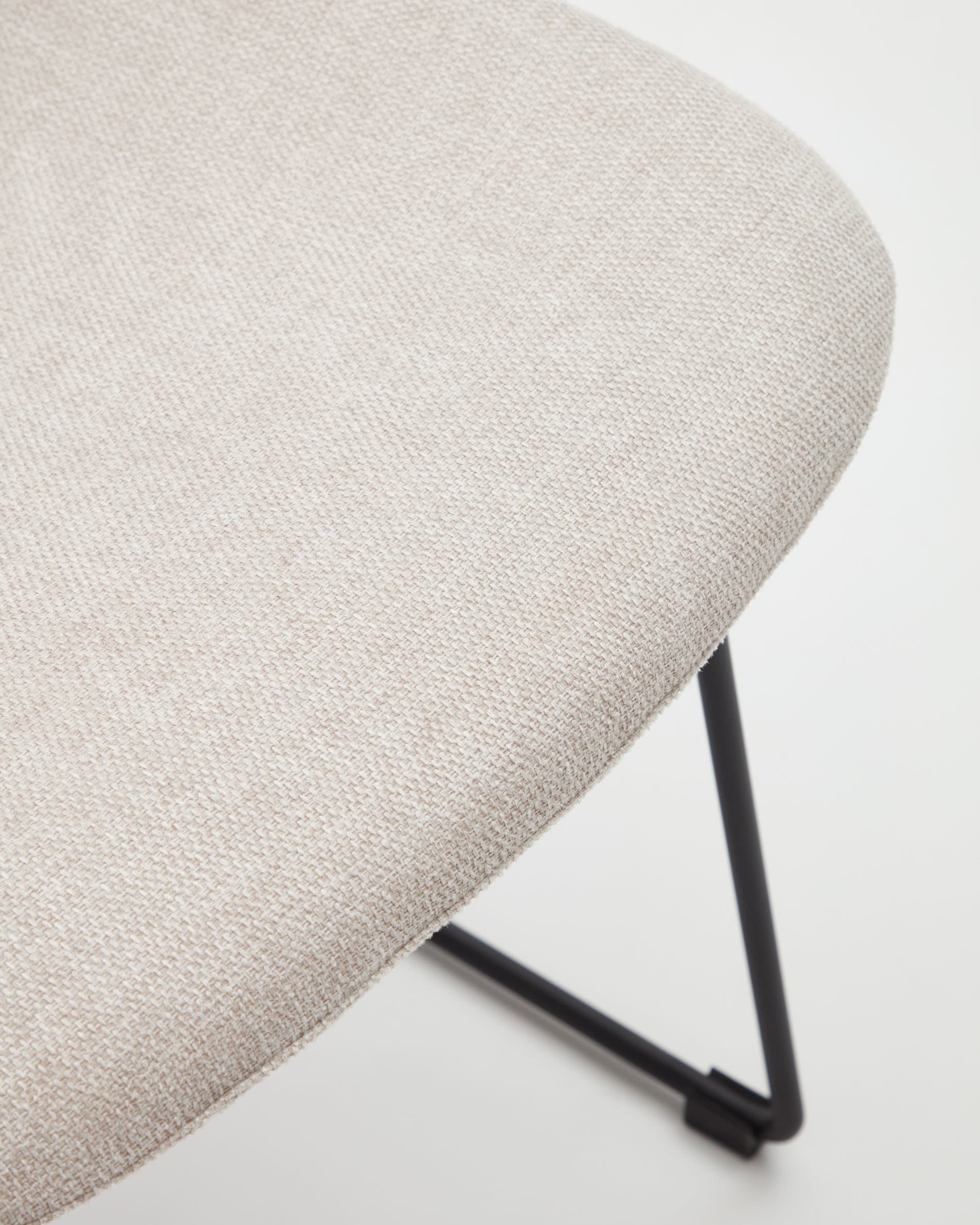 Zahara chair in beige with steel legs in a black finish