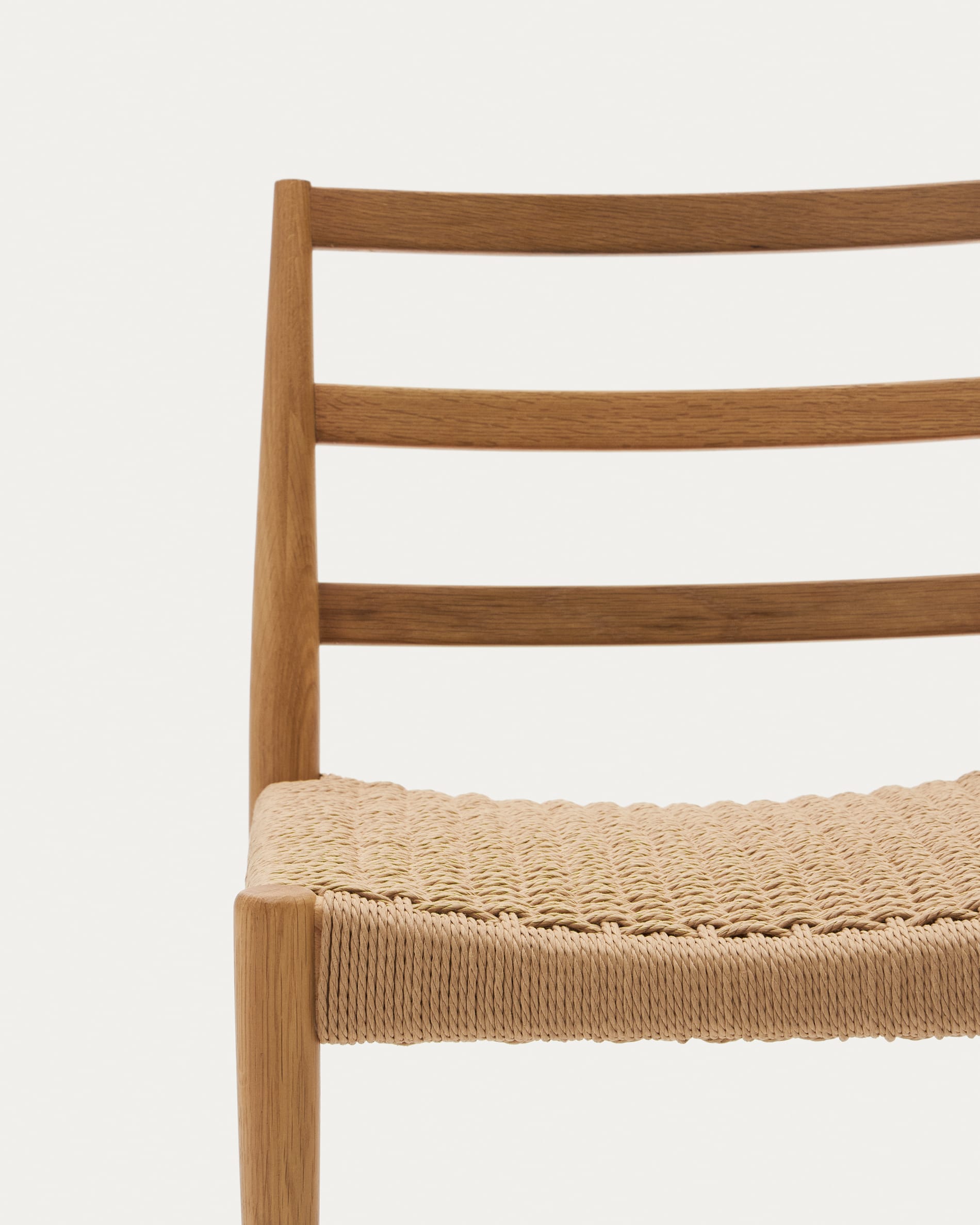 Analy chair in solid oak wood with natural finish and rope seat FSC Mix Credit