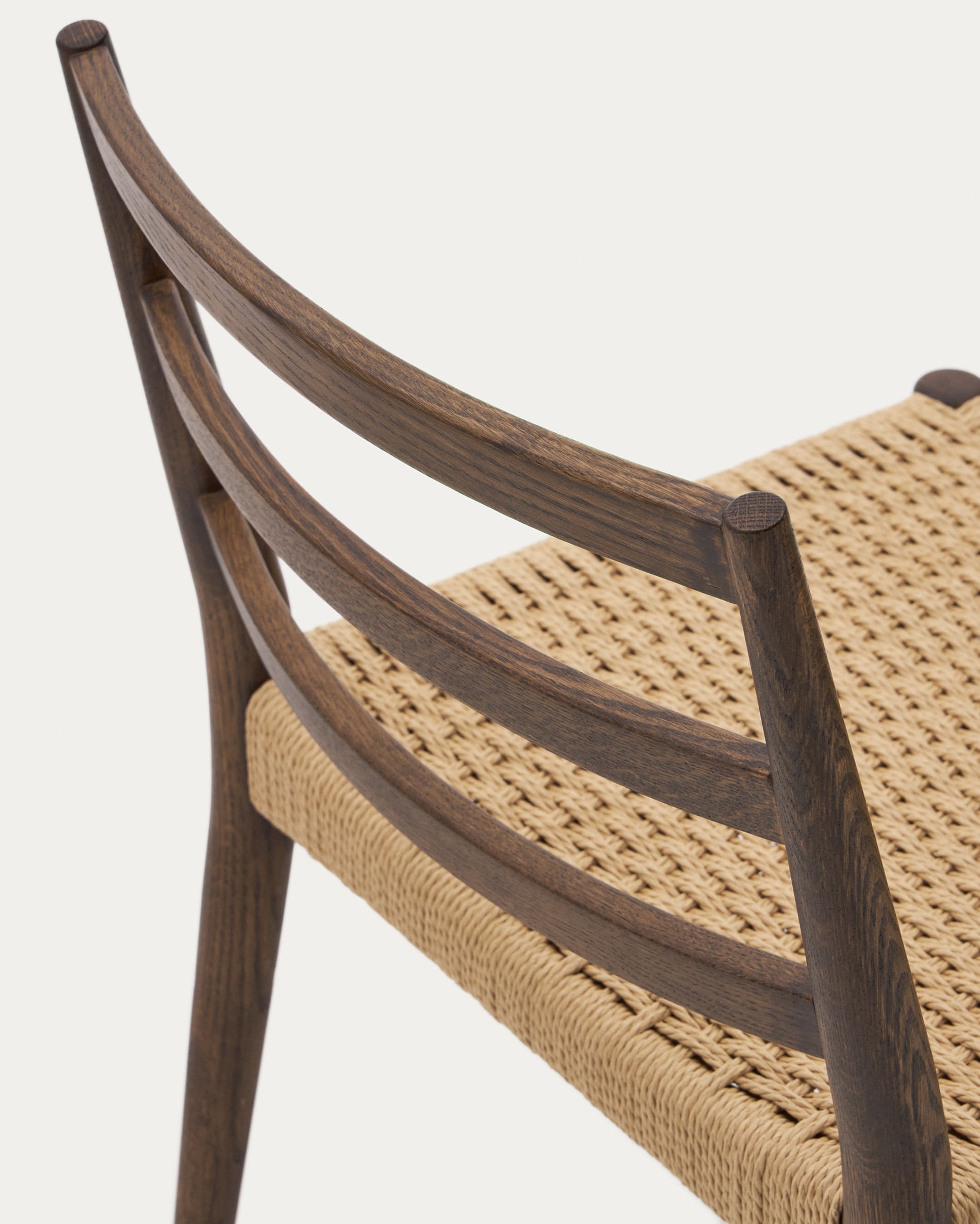 Analy chair in solid oak wood with walnut finish and rope seat FSC Mix Credit