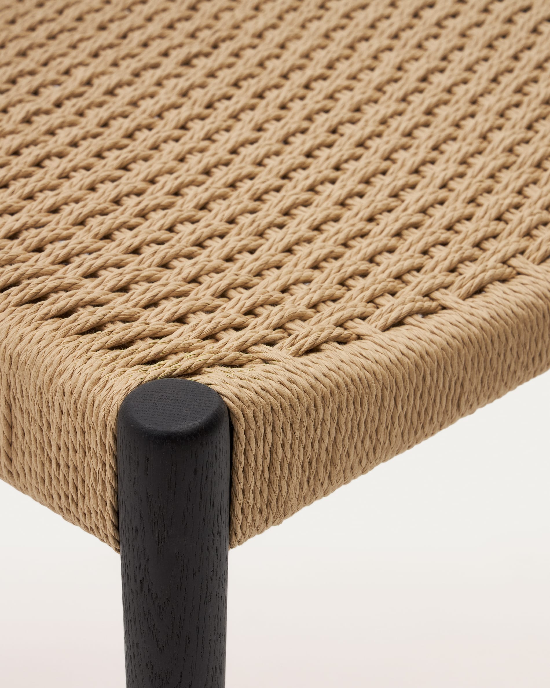 Analy chair in solid oak wood with black finish and rope seat FSC Mix Credit