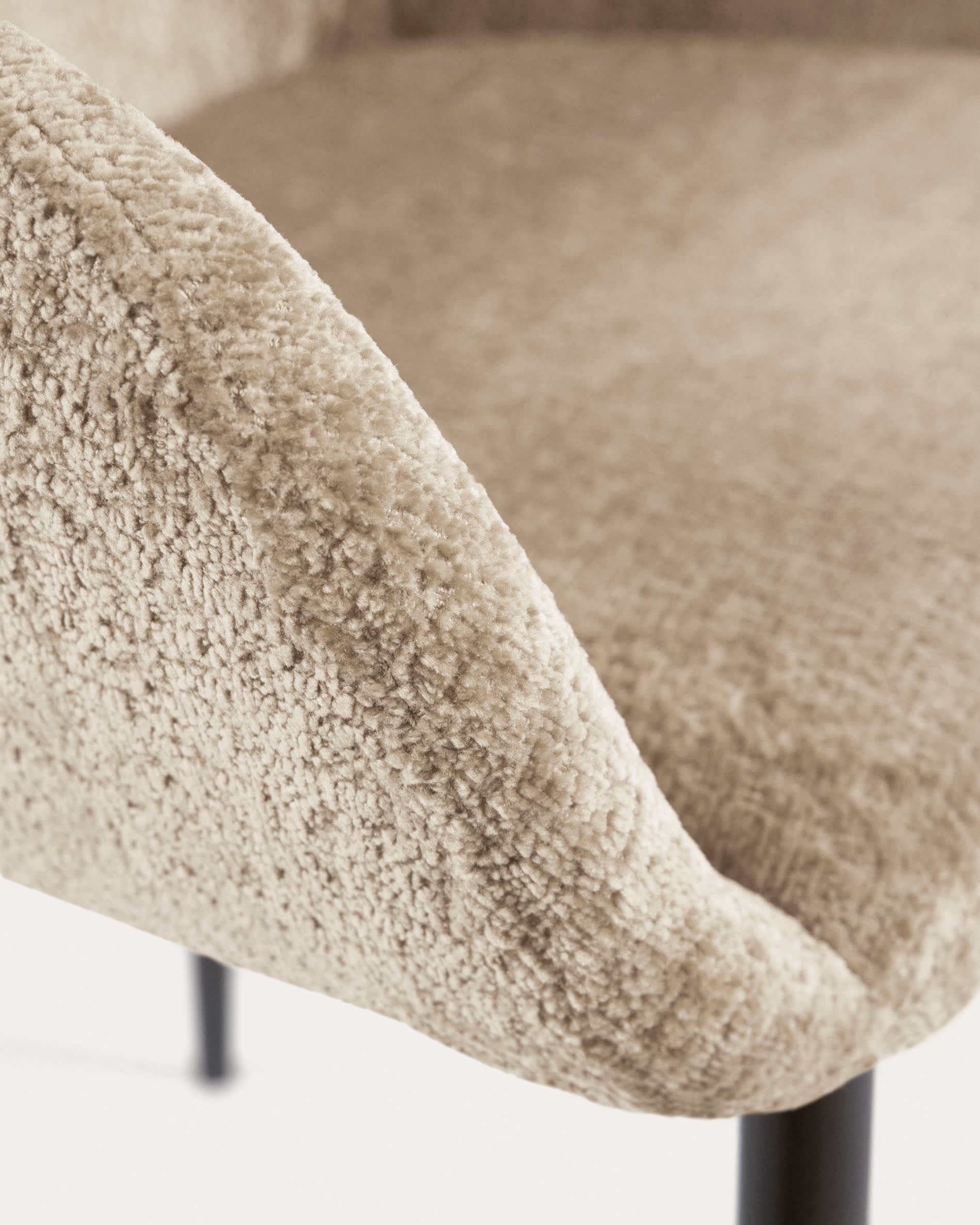 Konna chair in beige chenille with steel legs and painted black finish