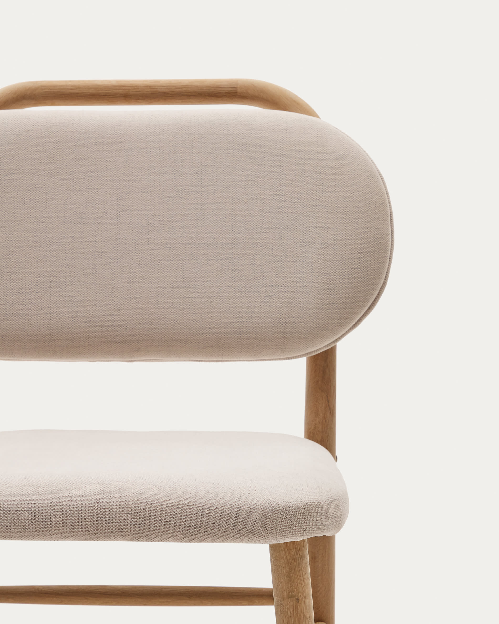 Helda chair in beige chenille and solid oak wood FSC Mix Credit