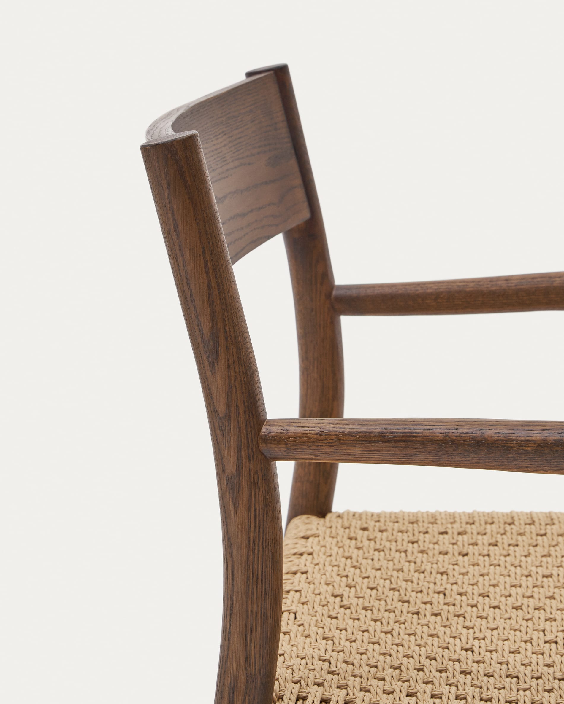 Yalia chair in solid oak wood with walnut finish and rope seat FSC Mix Credit