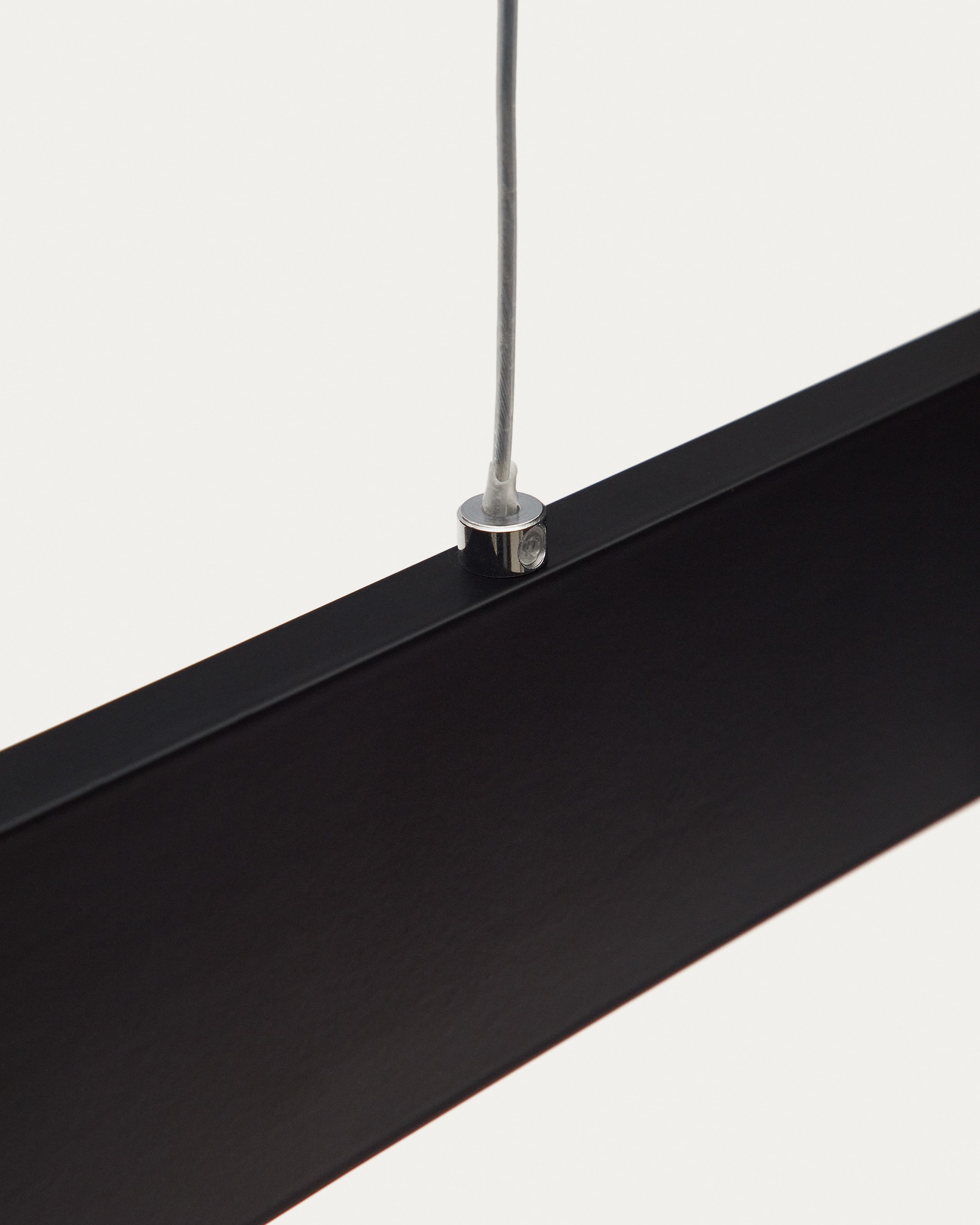 Boadella ceiling lamp in a black finish.