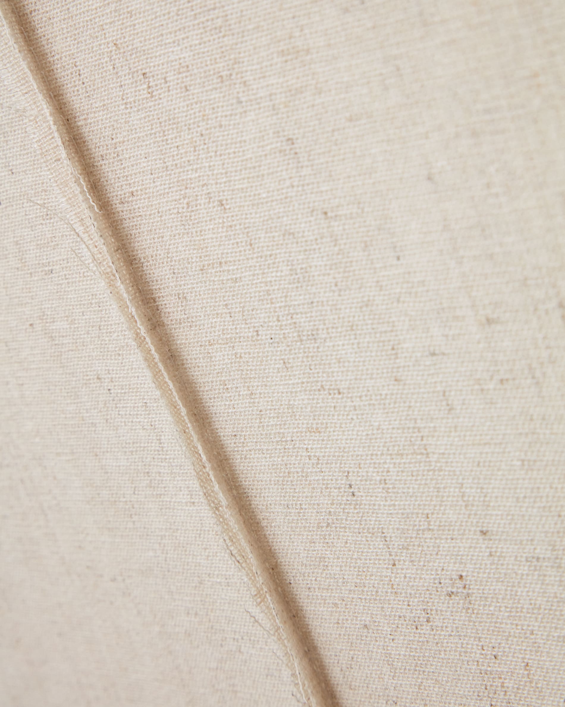 Maha white wall hanging with vertical line 52 x 72 cm