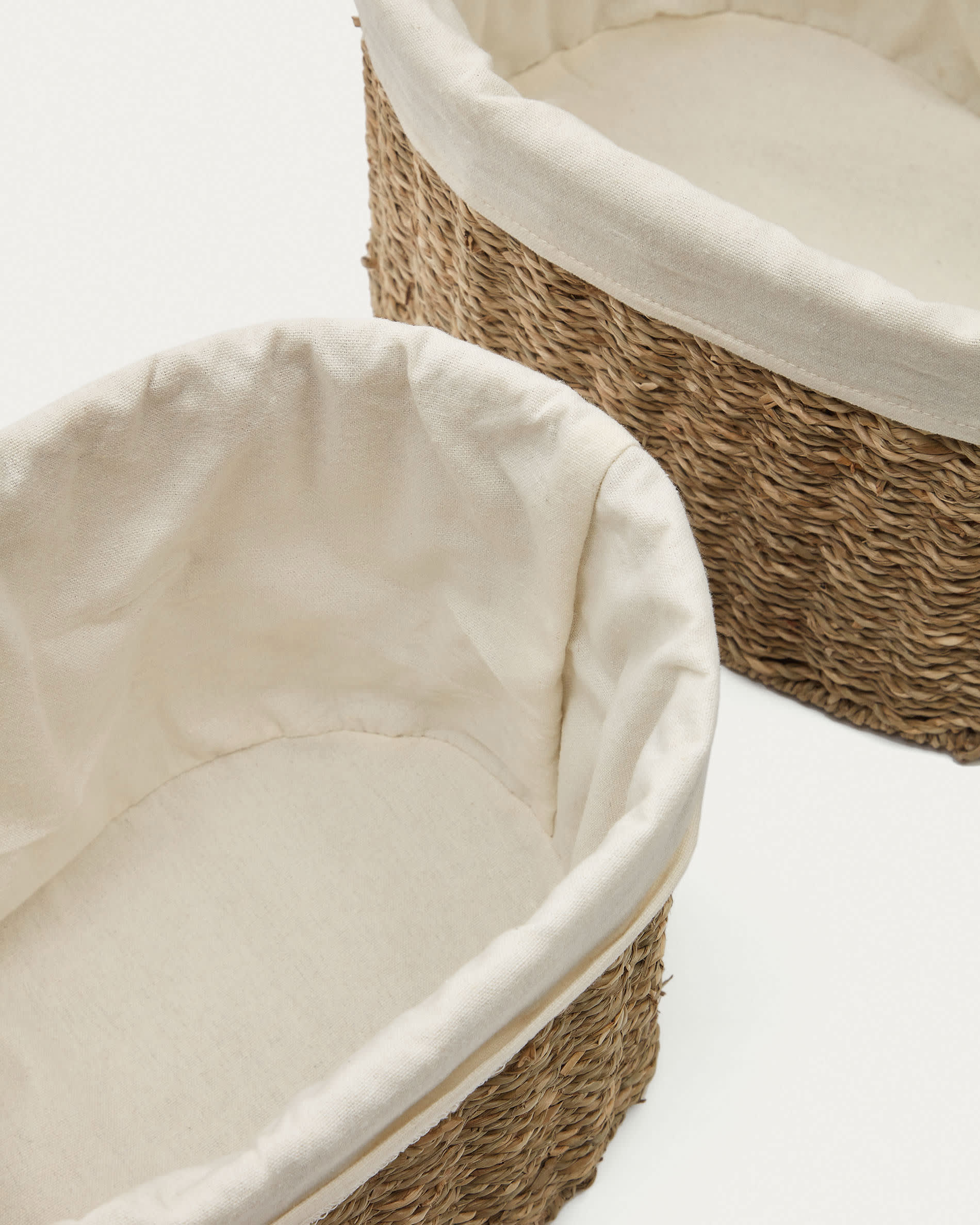 Tossa set of 2 medium natural fiber baskets