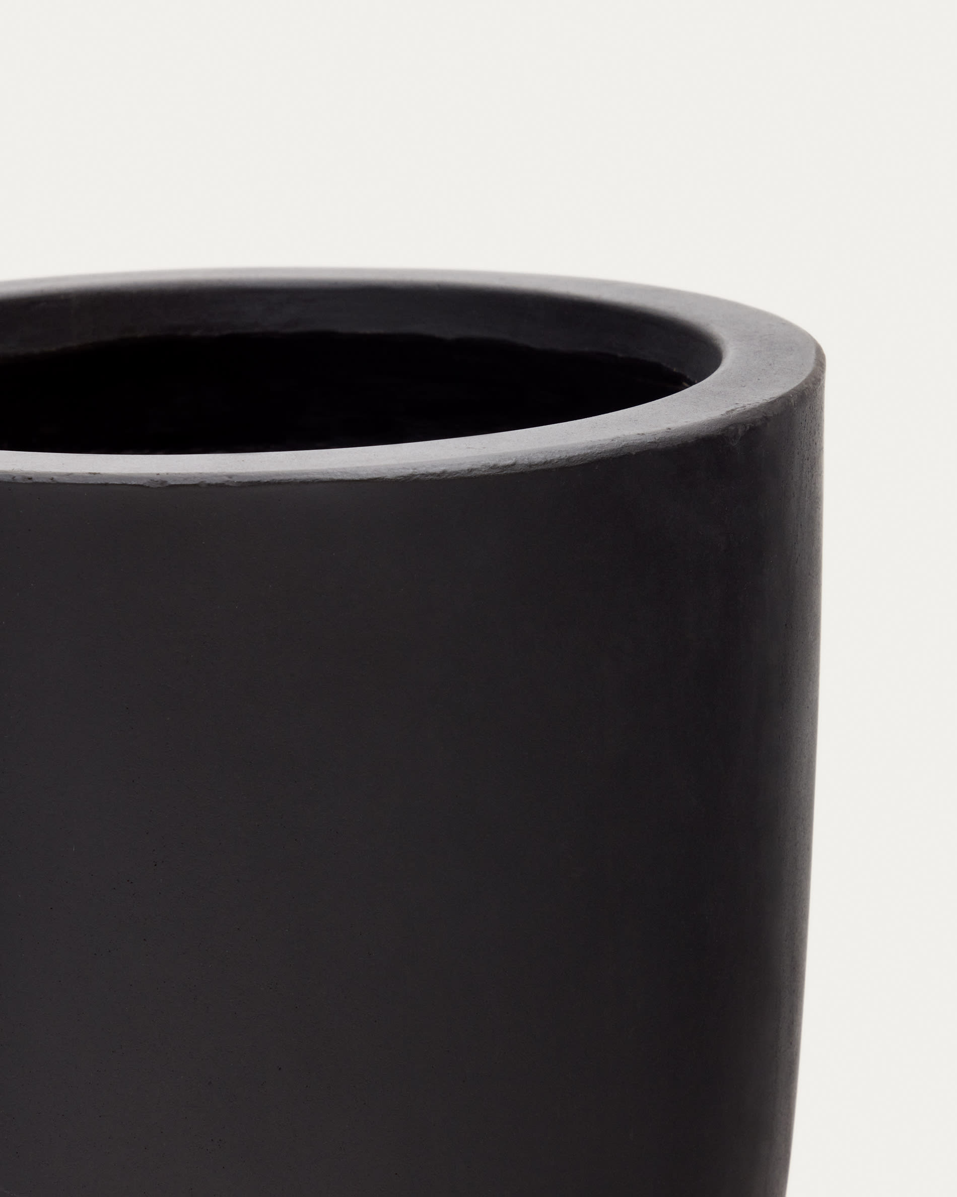 Aiguablava plant pot in black cement, Ø 39 cm