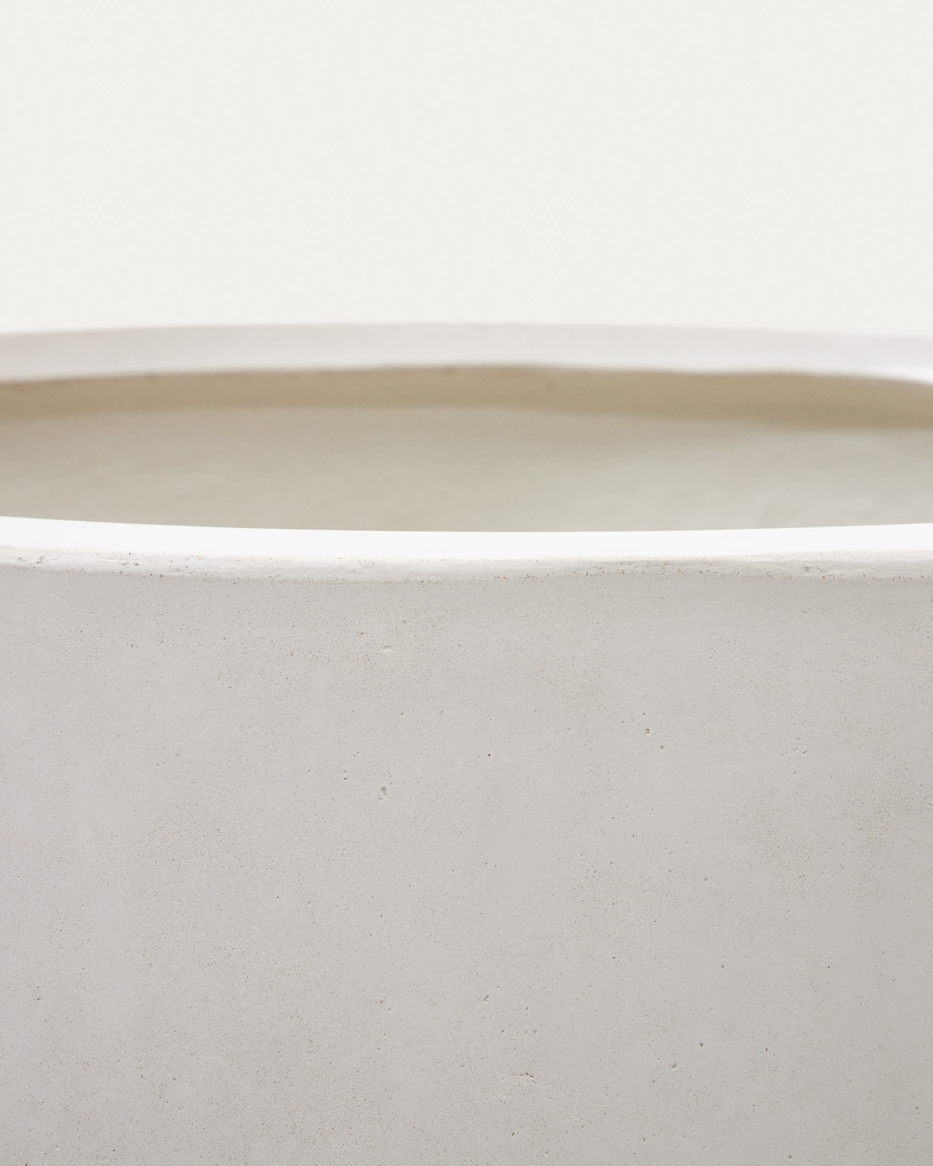 Aiguablava White Cement Planter Ø 75 cm