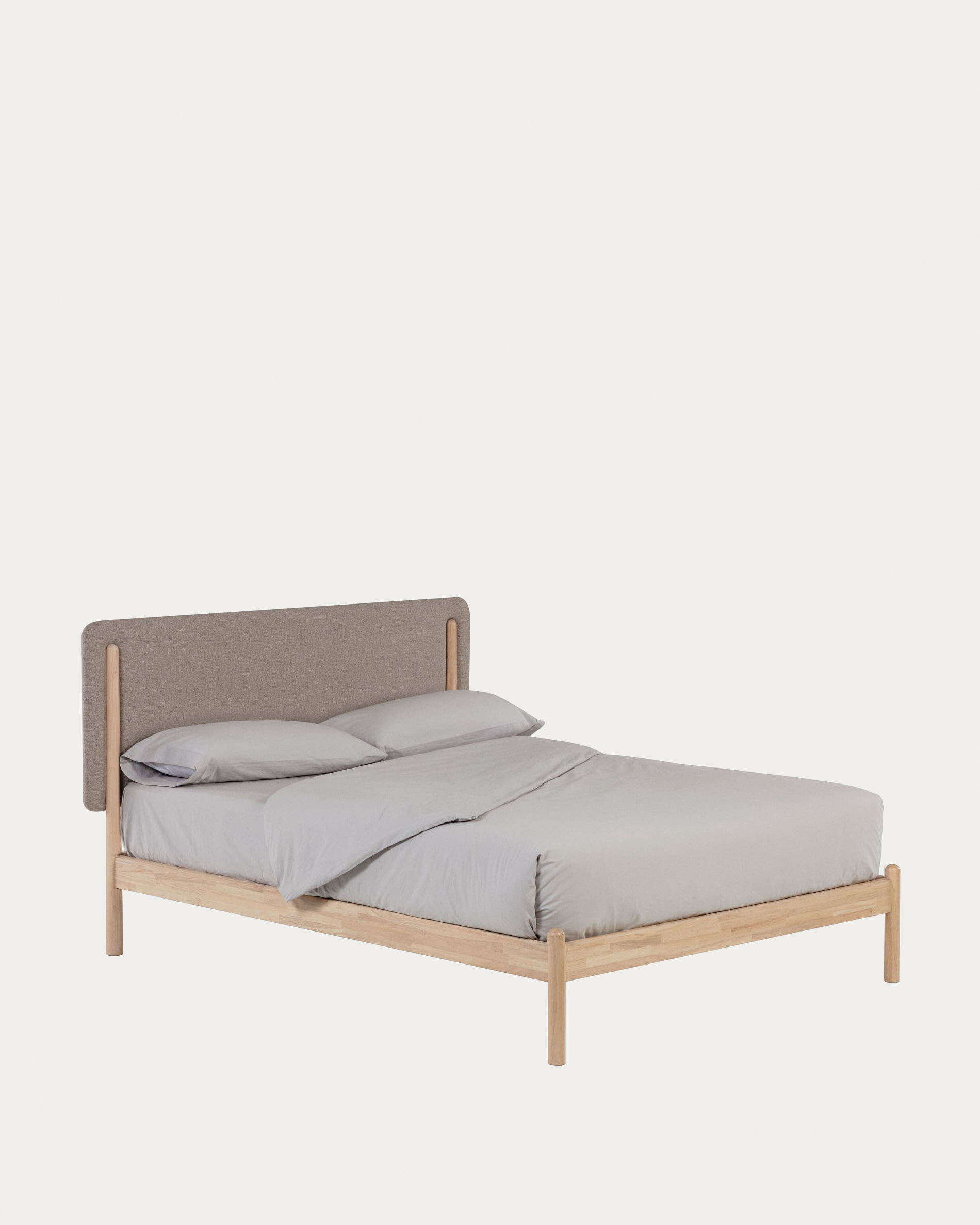 Shayndel bed made from solid rubber wood for a 160 x 200 cm 