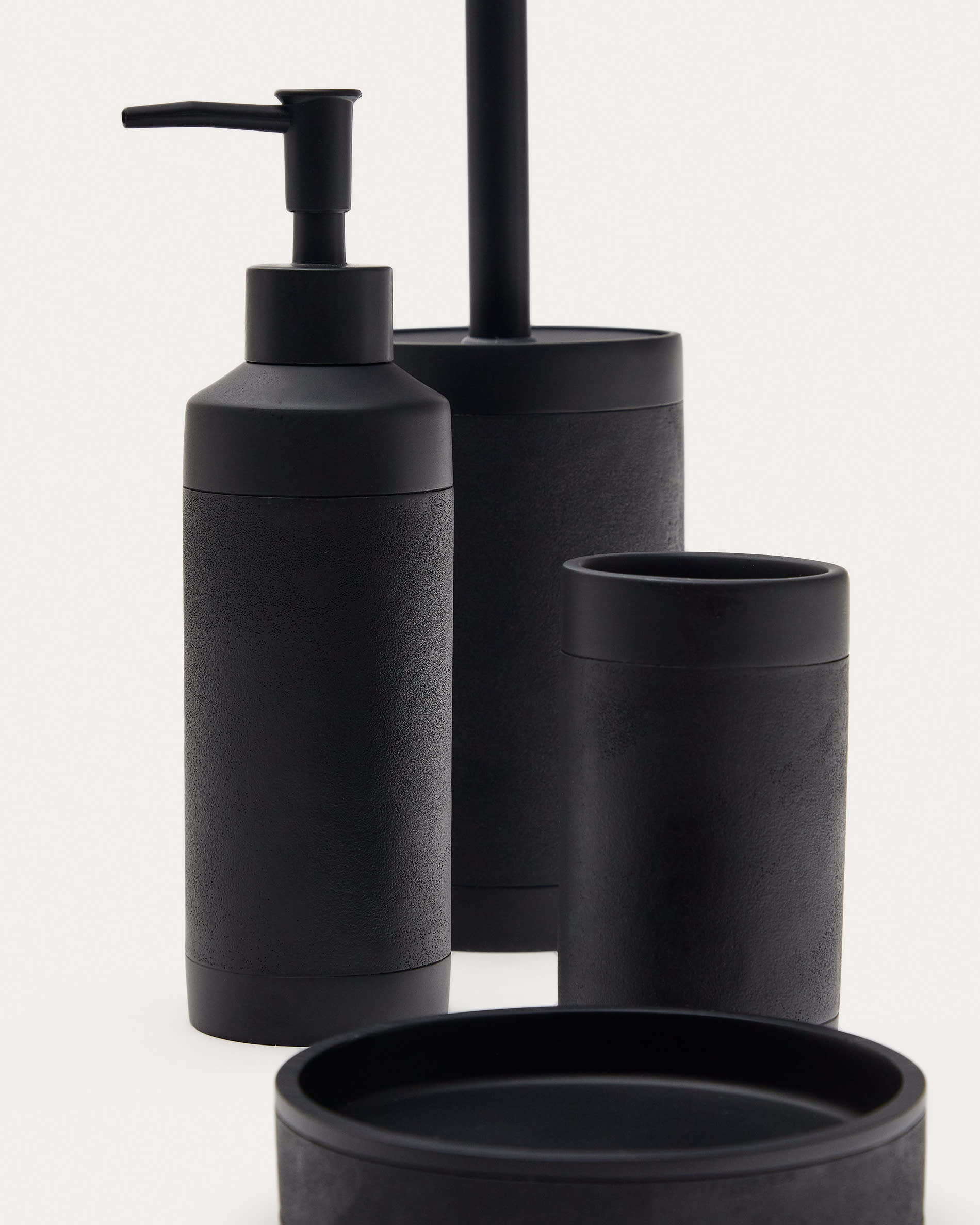 Black Polyresin Sisel Toothbrush Holder