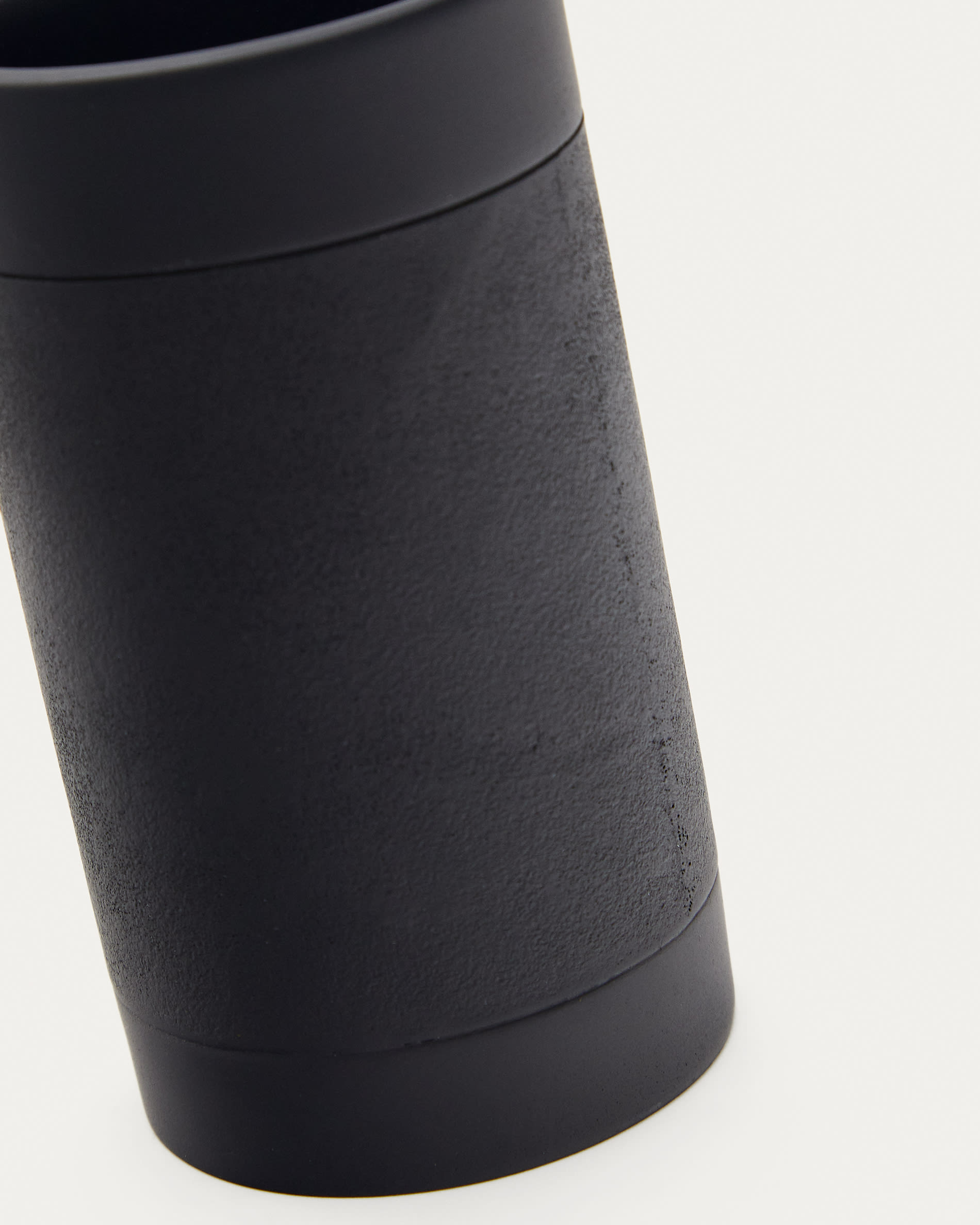 Black Polyresin Sisel Toothbrush Holder