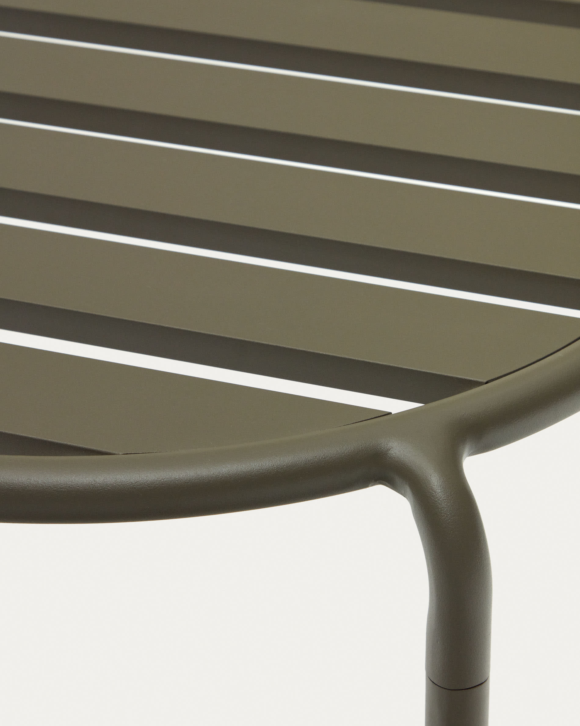 Joncols outdoor aluminium side table with powder coated green finish, Ø 60 cm
