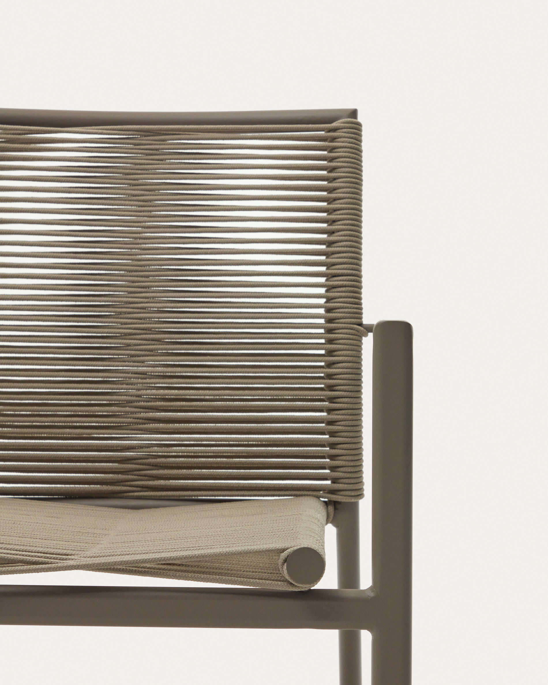 Culip stackable outdoor chair in aluminium and cord in brown