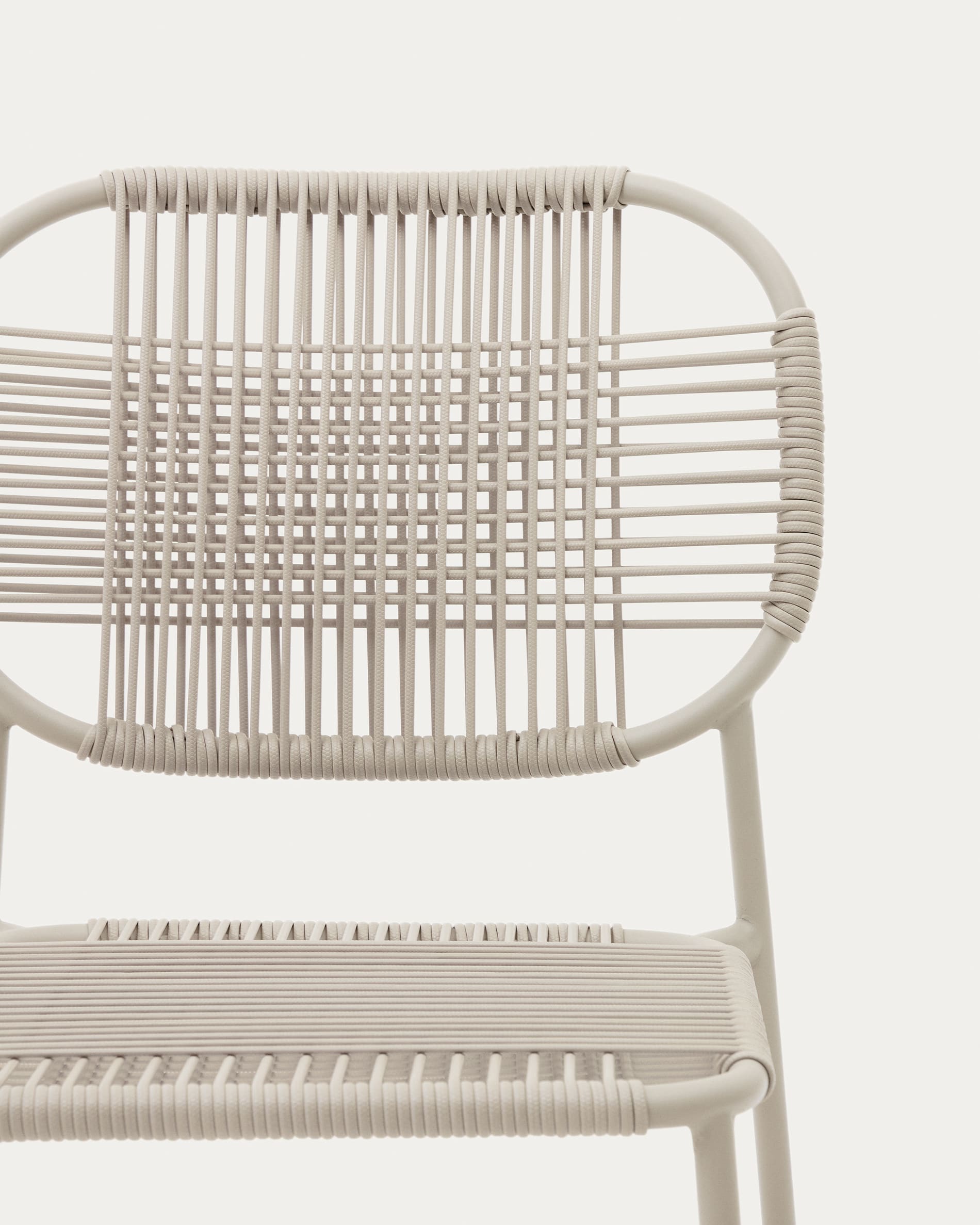 Talaier stackable outdoor chair in synthetic rope and galvanised steel with beige finish