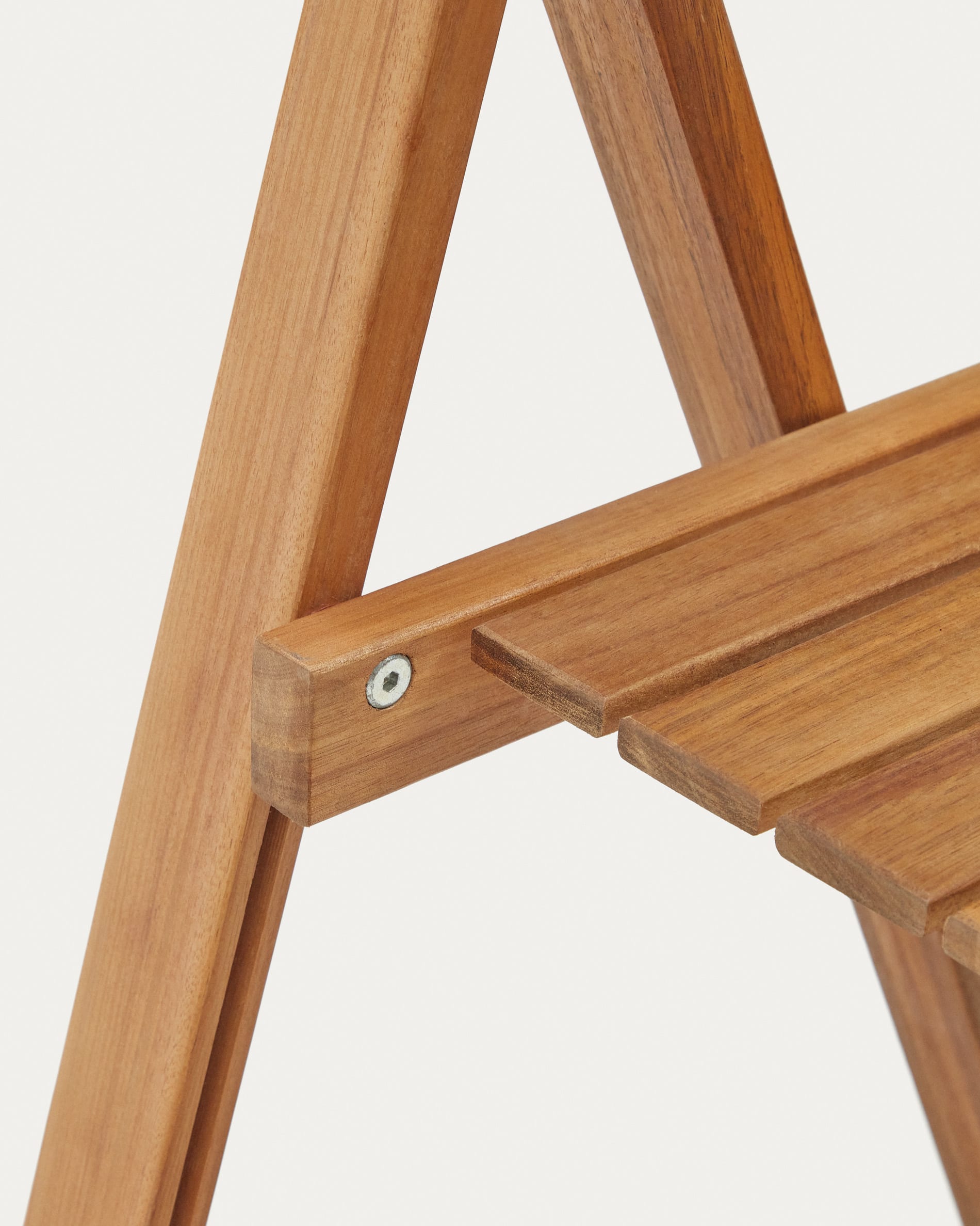 Sadirar folding outdoor chair made from solid acacia wood FSC 100%