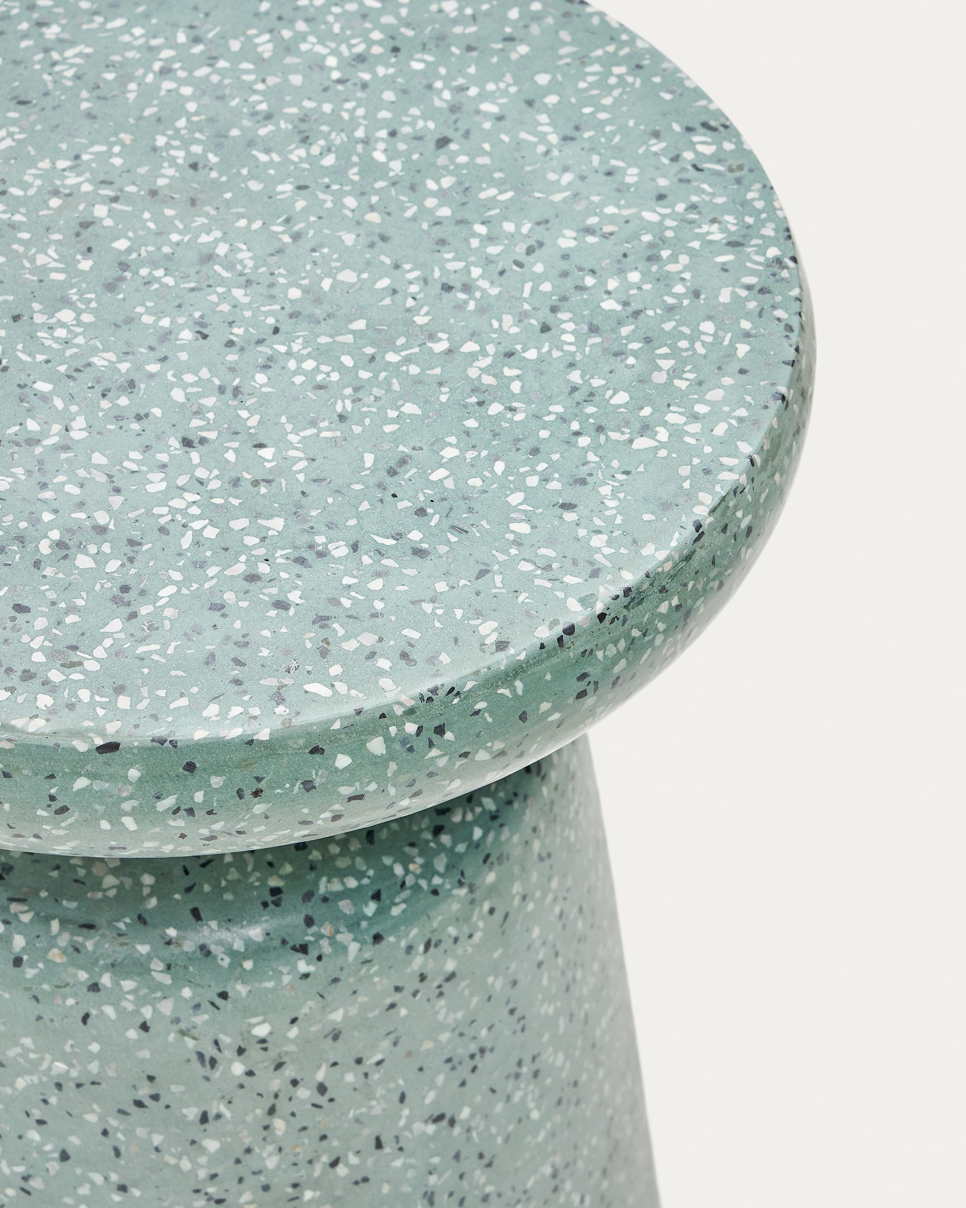Mesquida outdoor side table in green terrazzo Ø 39 cm