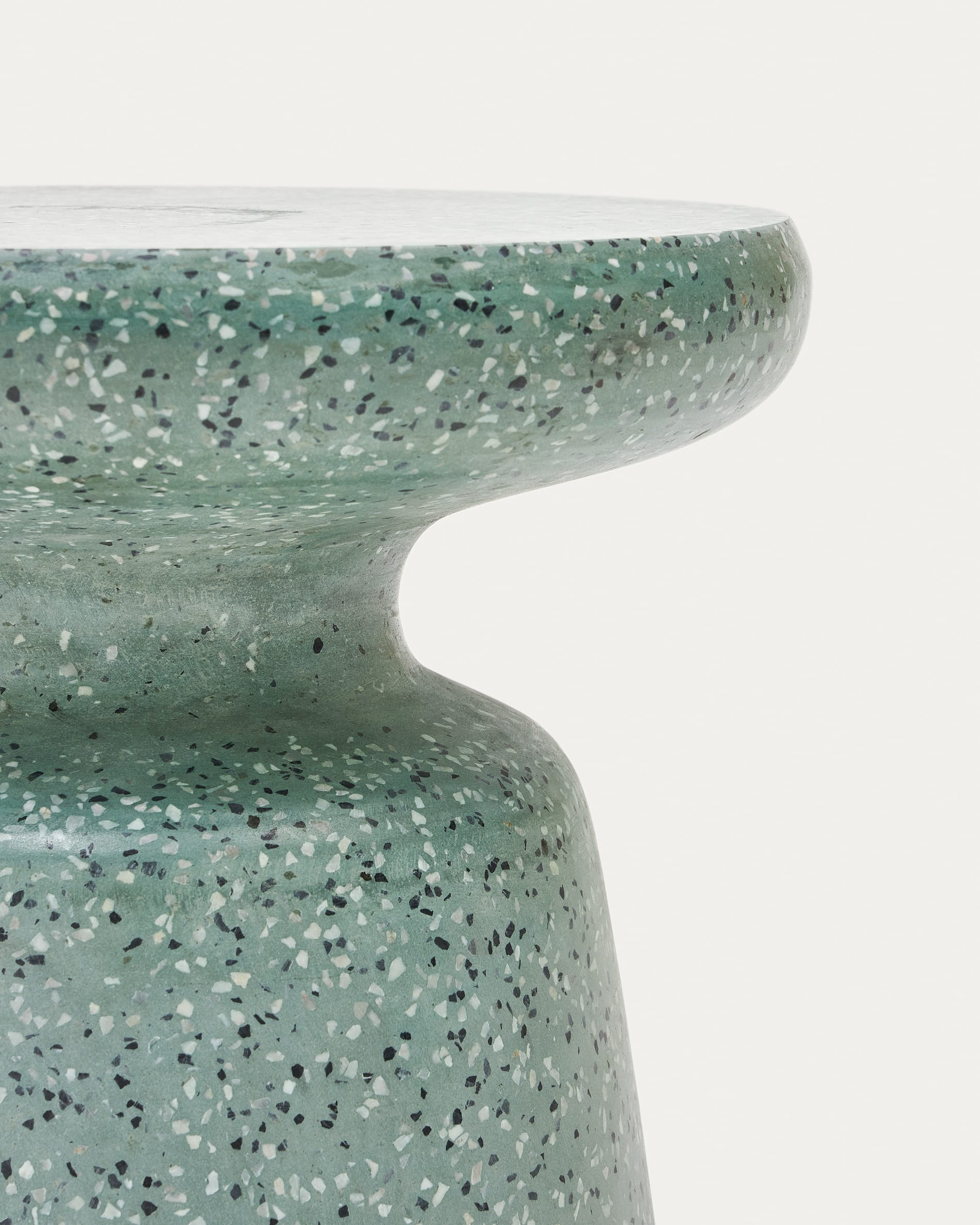 Mesquida outdoor side table in green terrazzo Ø 39 cm