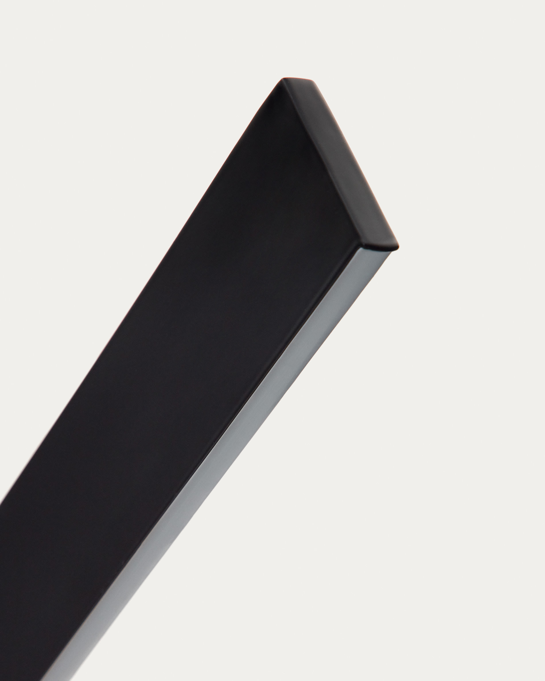 Boadella ceiling lamp in a black finish.